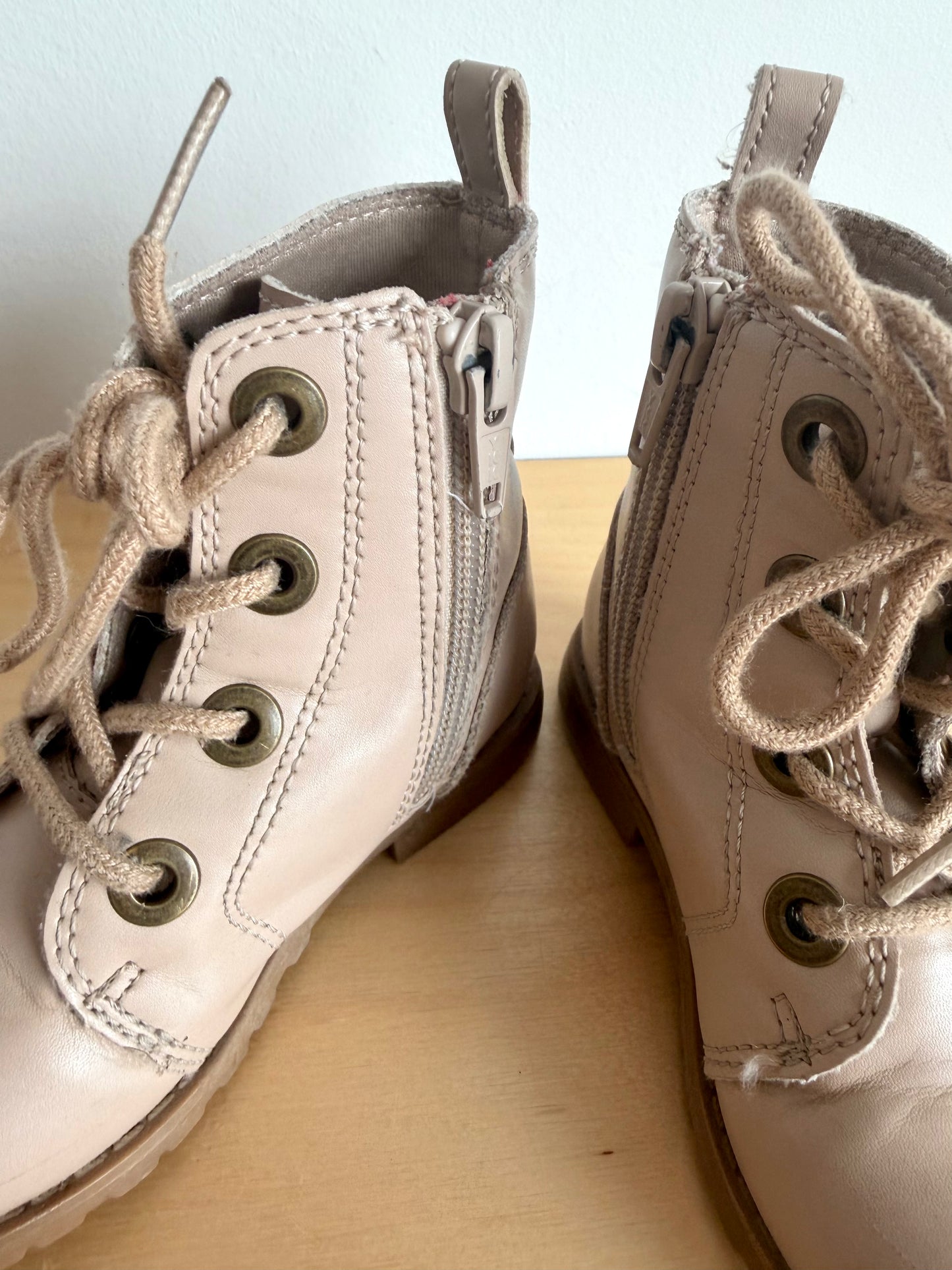 Tan Combat Zipper Boots / Size 7 Toddler (No Shipping)