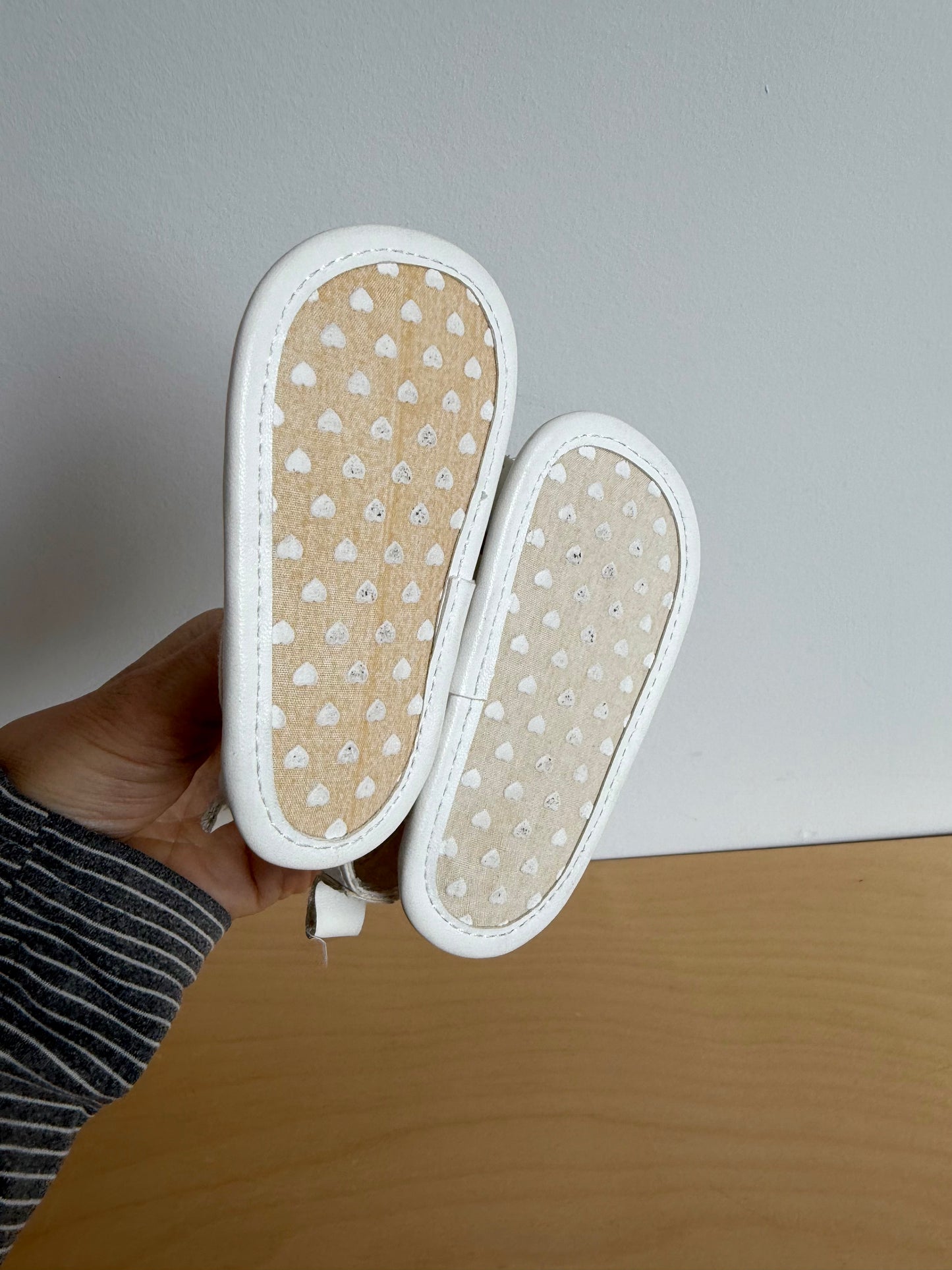 Butterfly White Sandals / Size 3 Infant