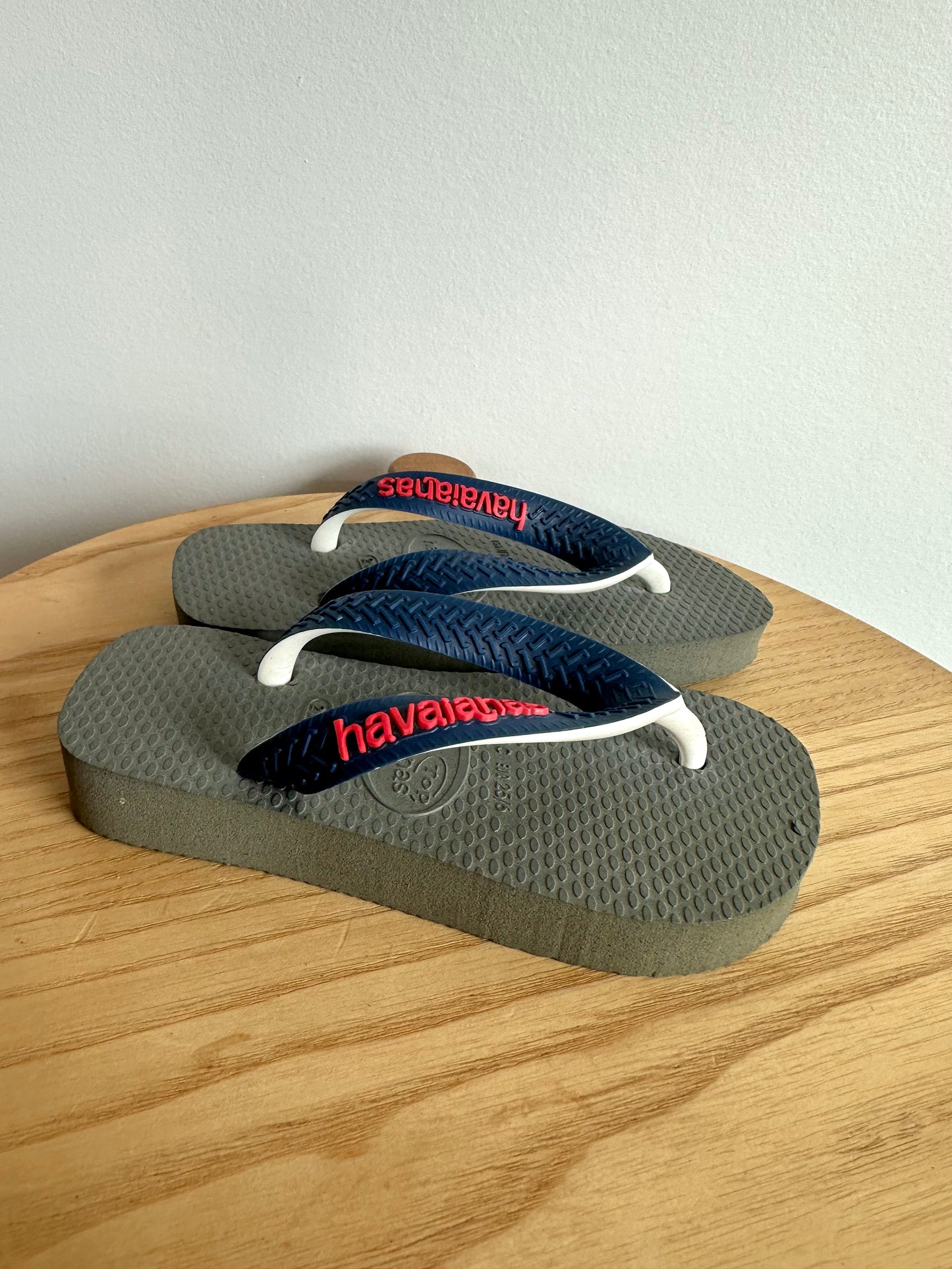 Grey Havaianas Sandals / Size 7 Toddler