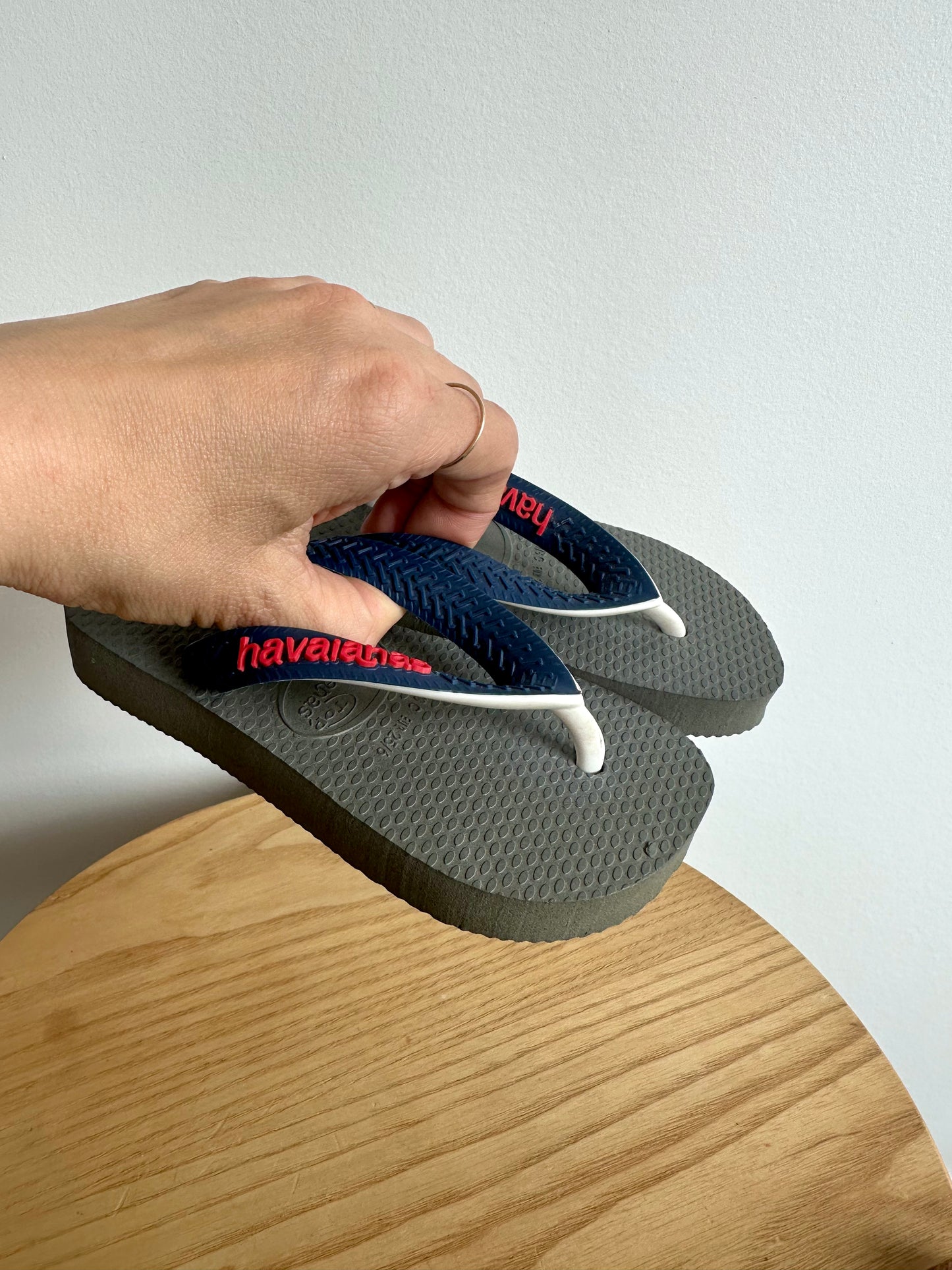 Grey Havaianas Sandals / Size 7 Toddler