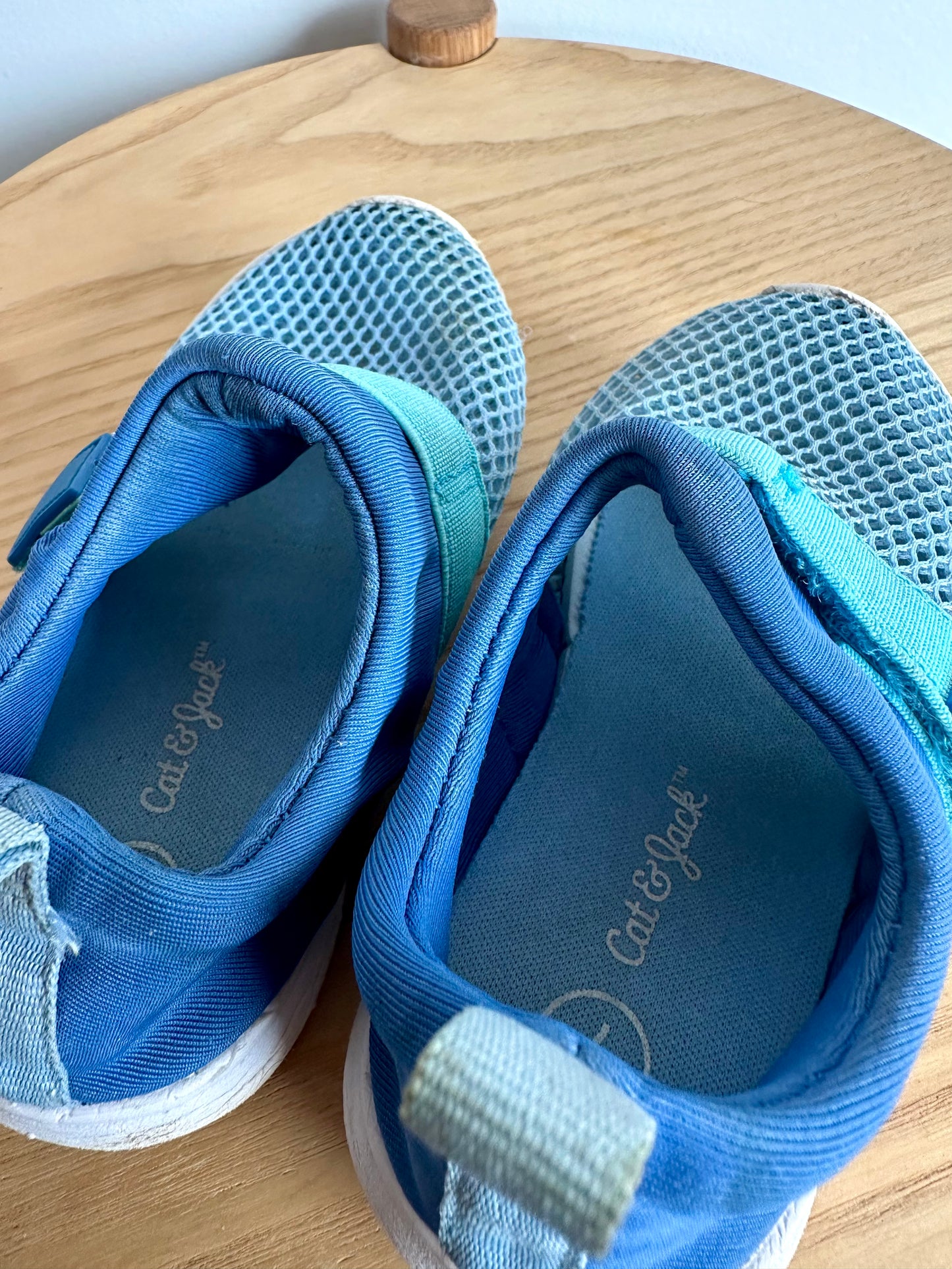 Breathable Sneakers / Size 7 Toddler
