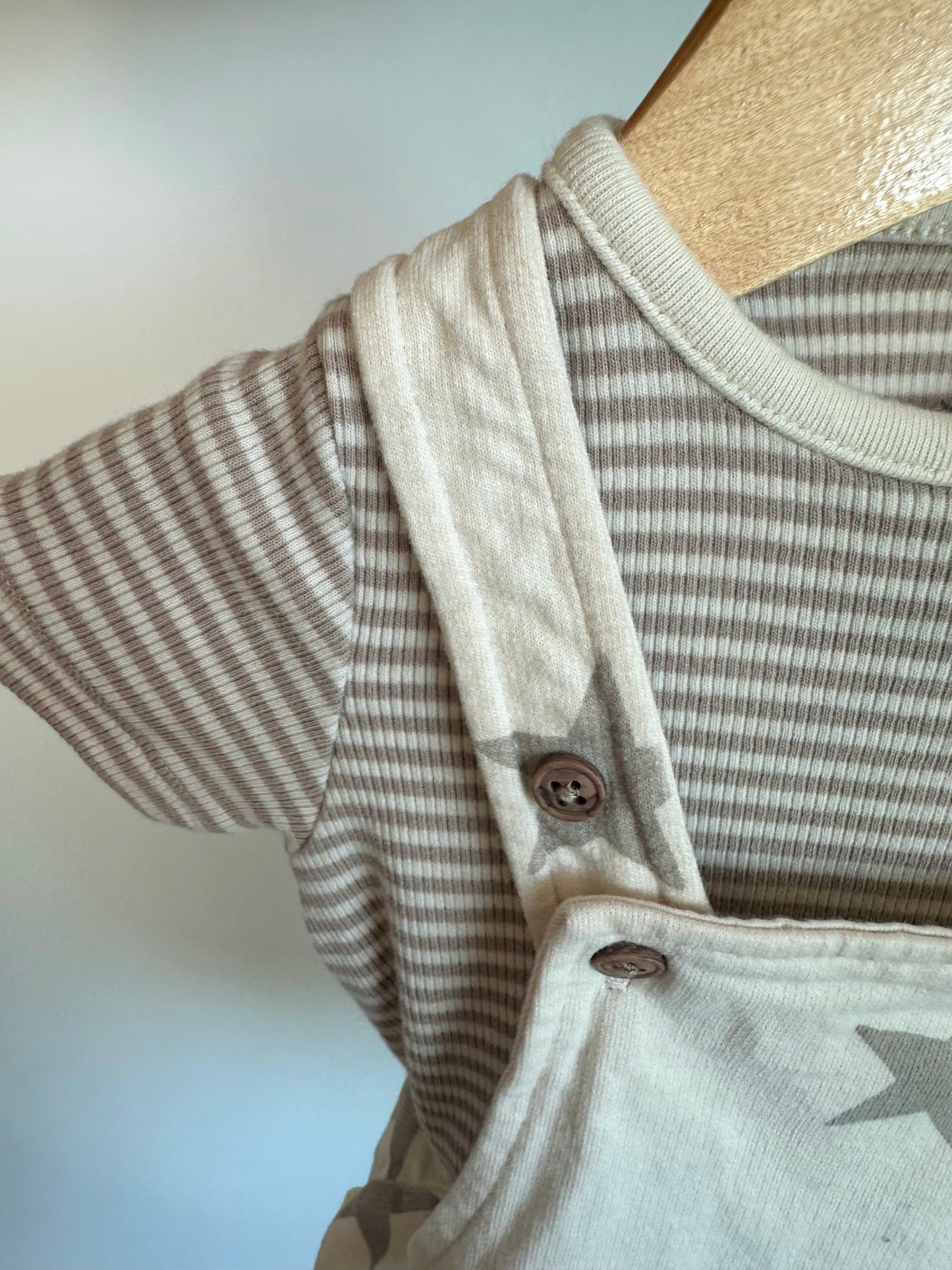 Tan Striped Bodysuit + Star Short Overalls / 3-6m