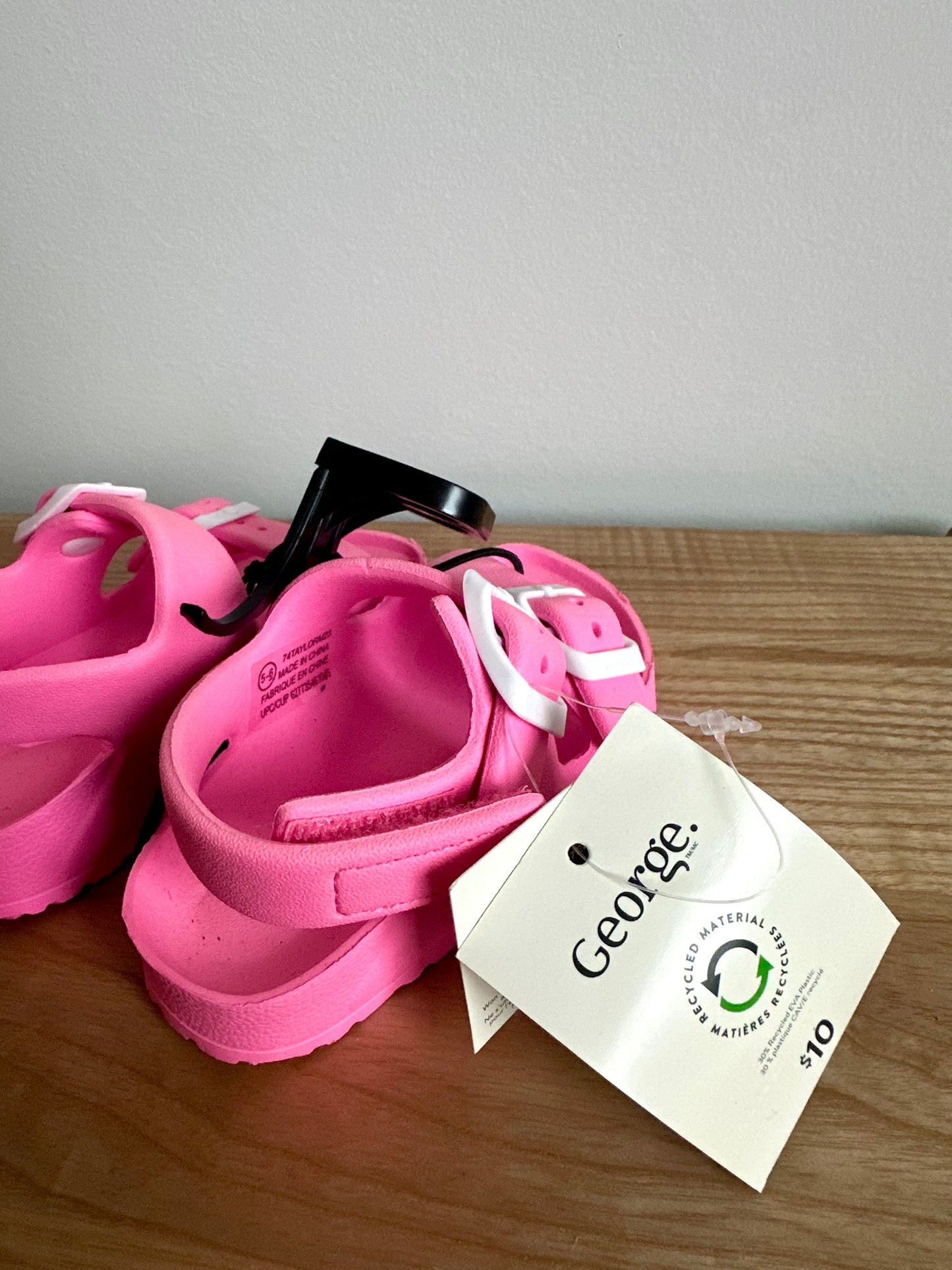 Bubble Gum Pink Sandals (With Tags) / Size 5-6 Toddler