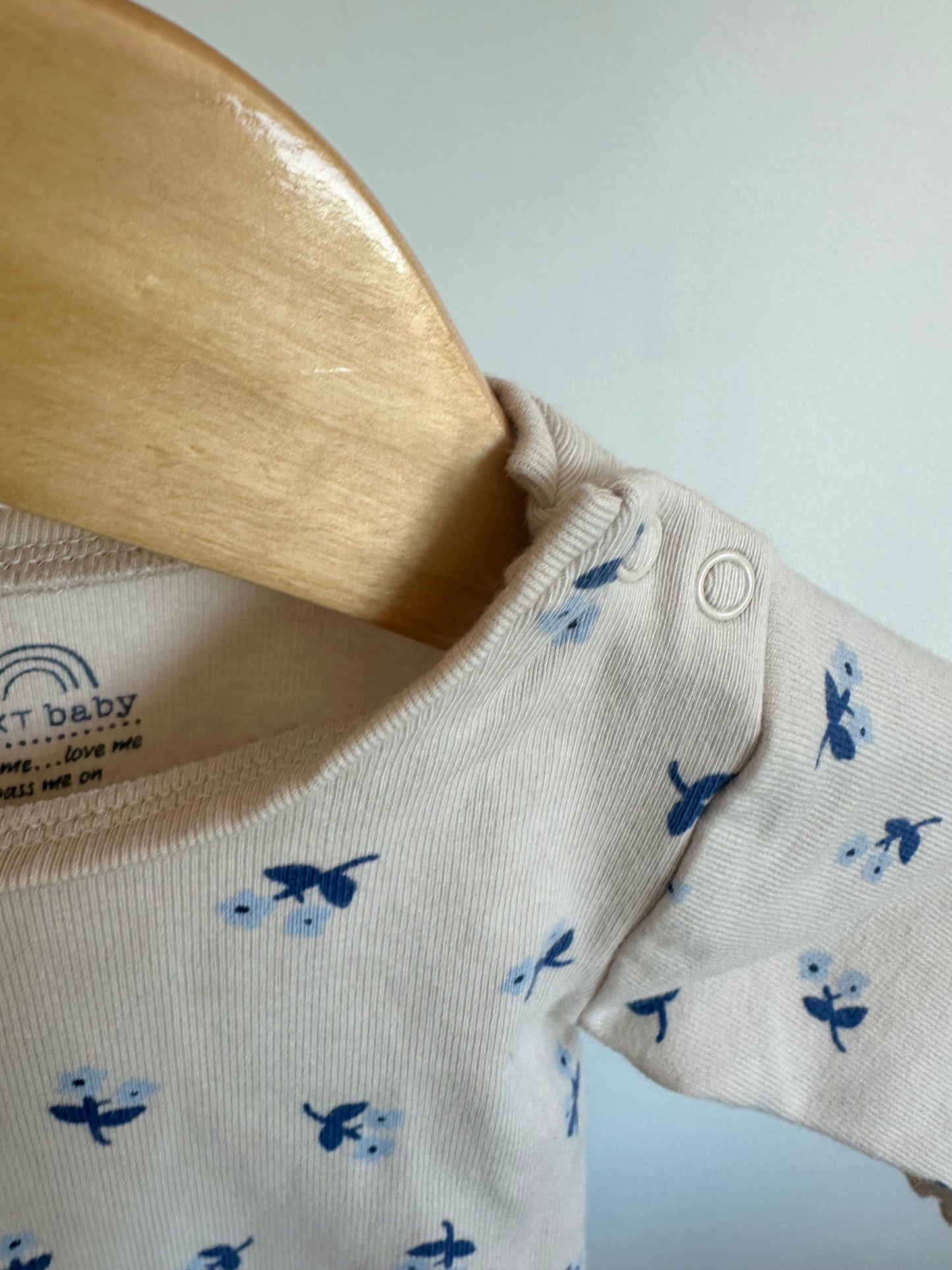 Tan Rib Bodysuit with Blue Flowers / 3-6m