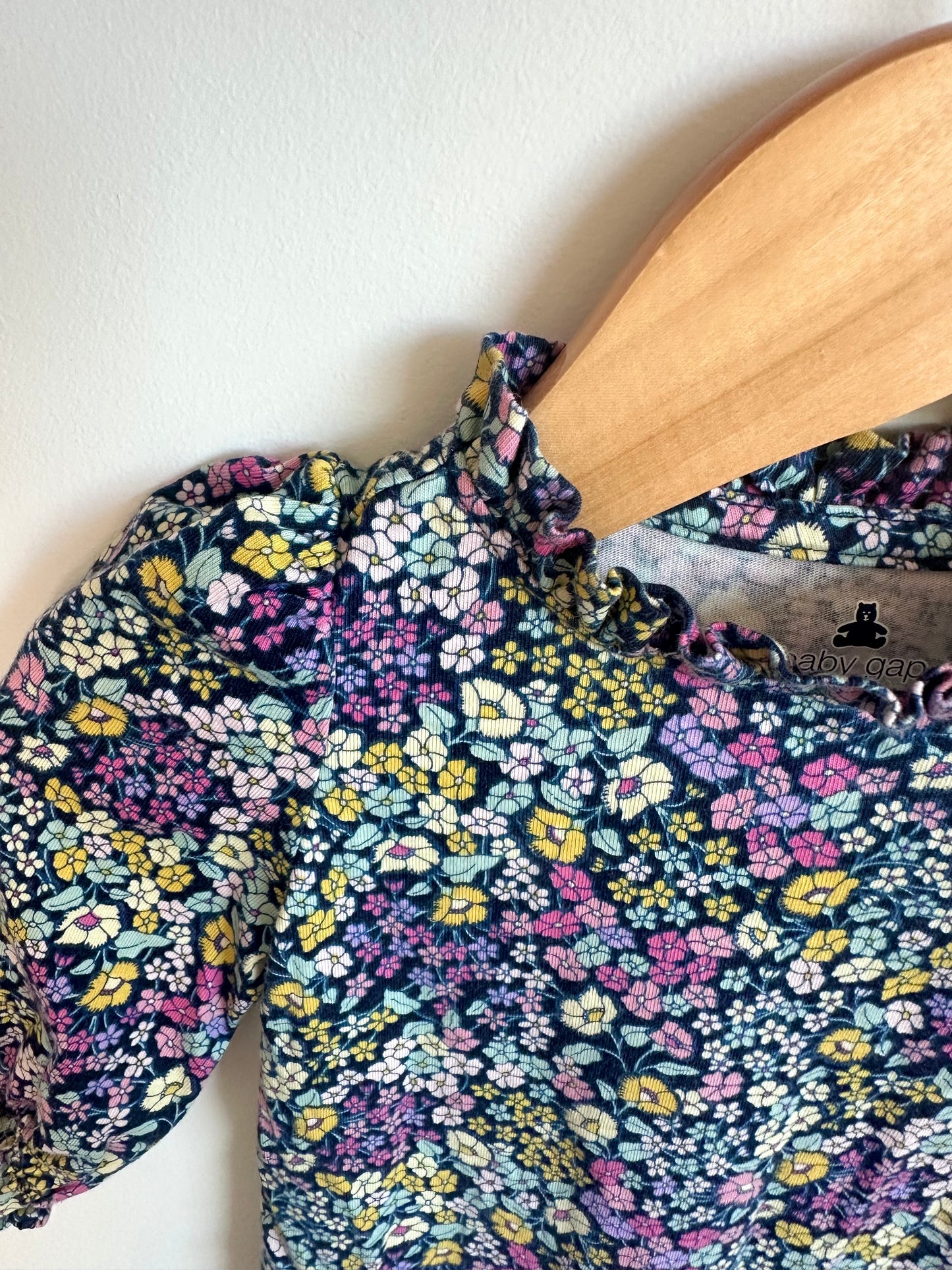 Gap Organic Mini Flowers Bodysuit / 3-6m