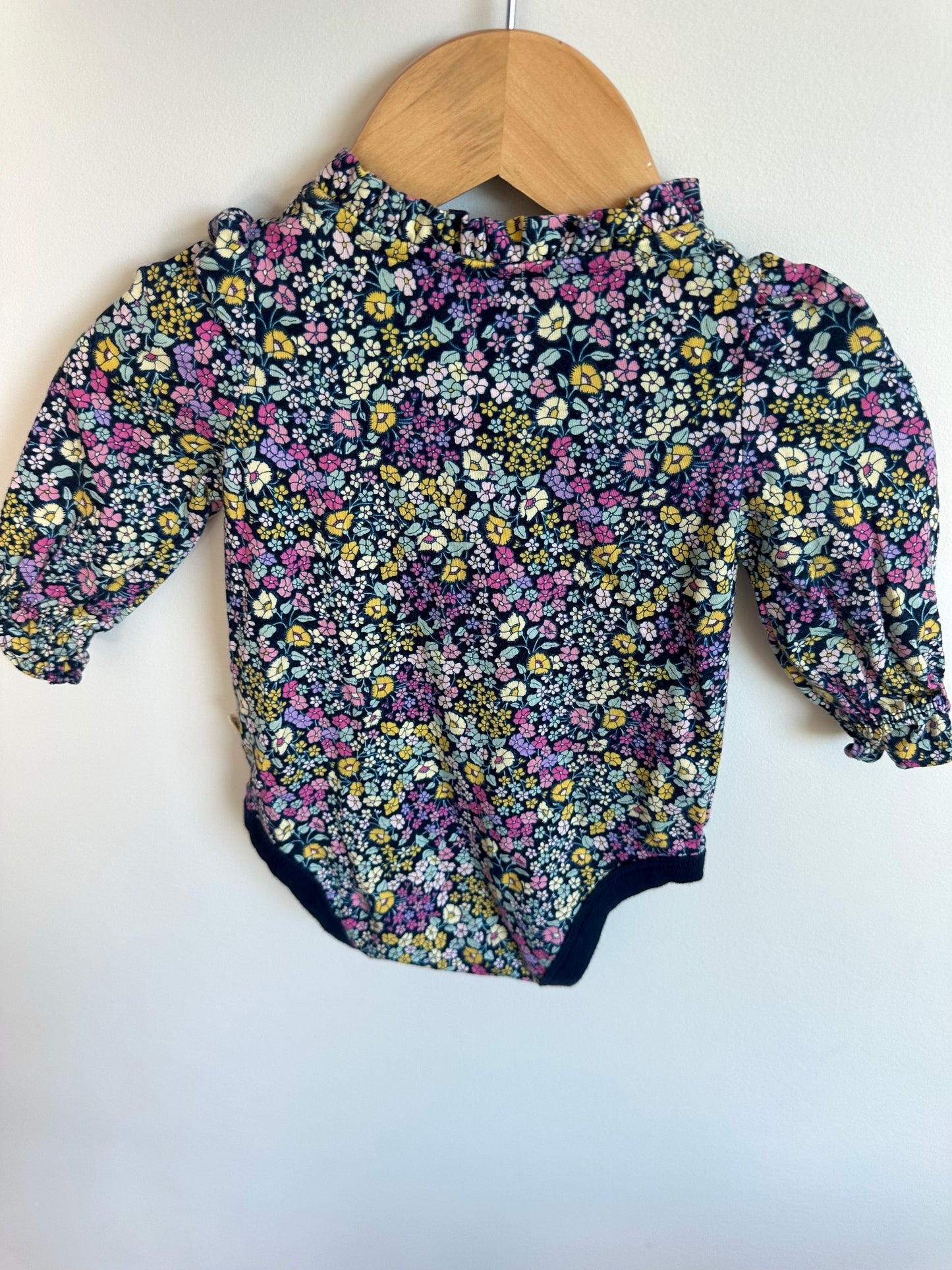Gap Organic Mini Flowers Bodysuit / 3-6m