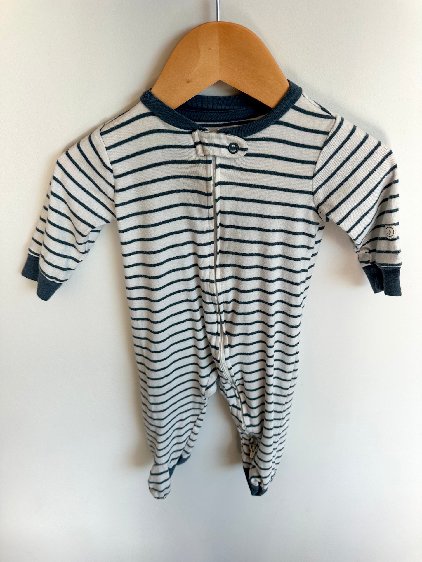 Striped Footed Sleeper / 6m