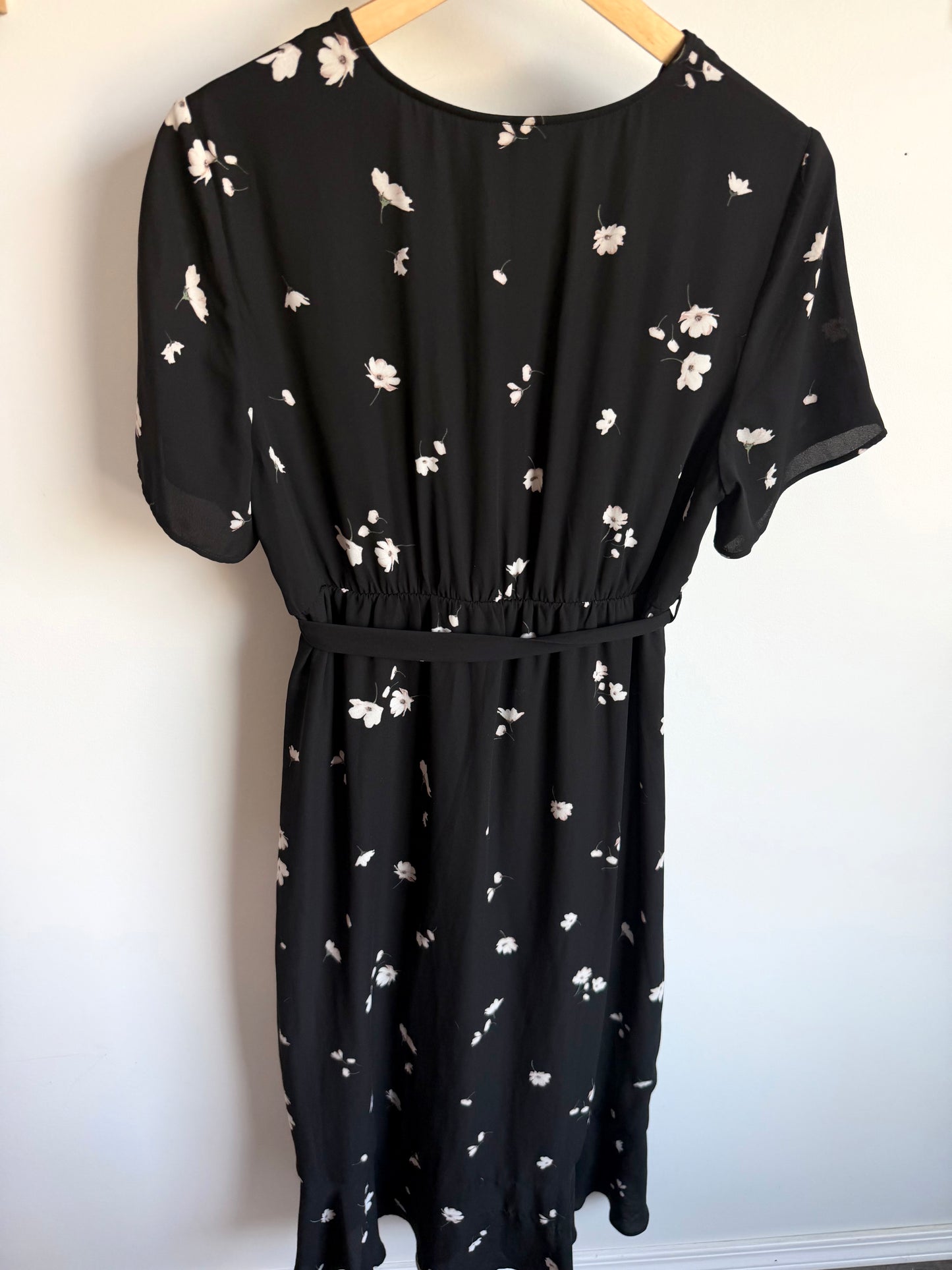 Thyme Maternity Black Floral Dress / Medium