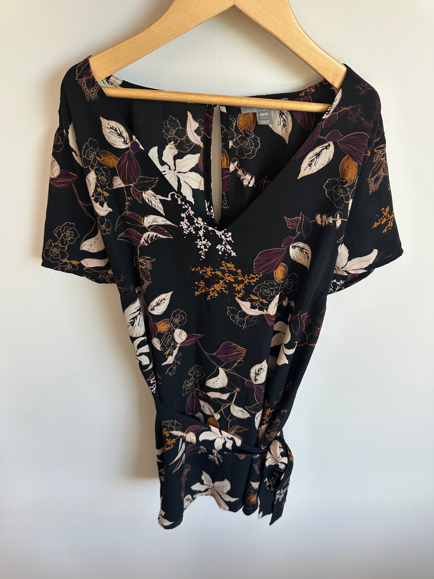 Thyme Dark Floral Top / XS