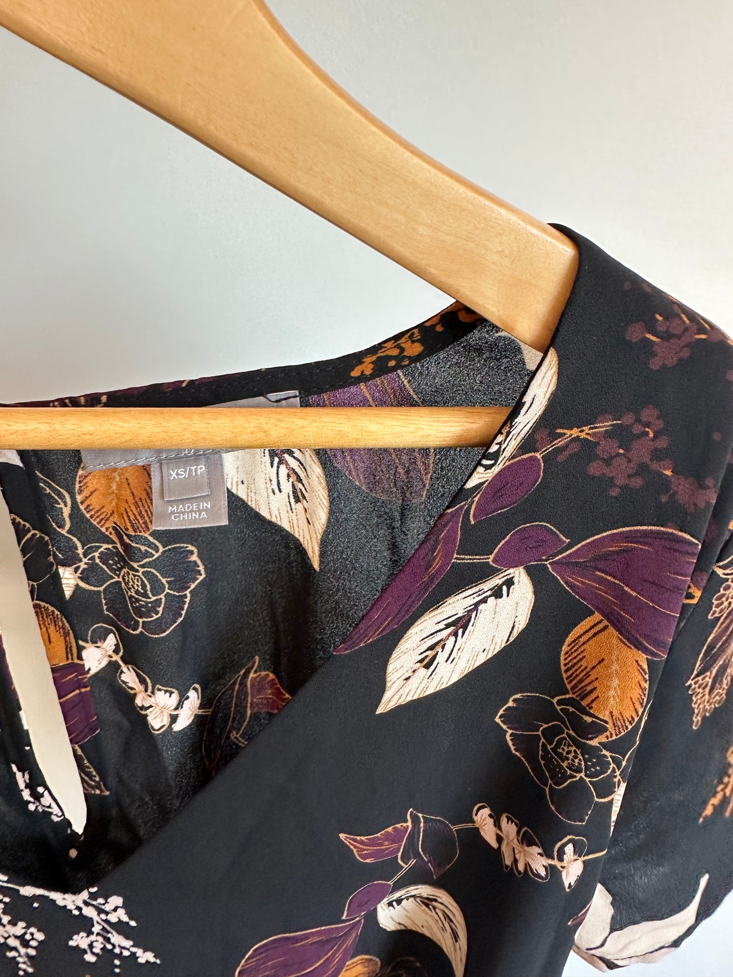 Thyme Dark Floral Top / XS