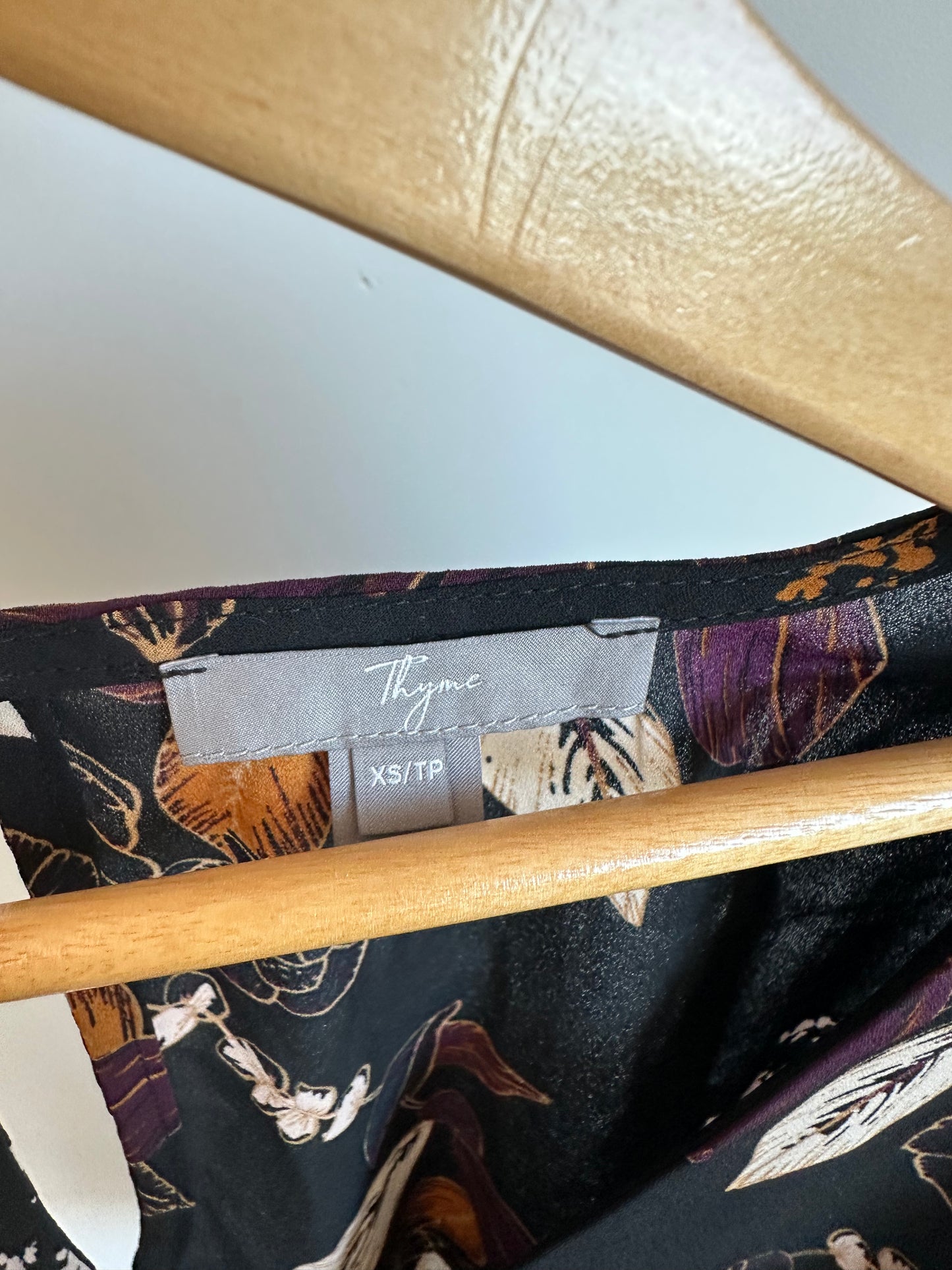 Thyme Dark Floral Top / XS