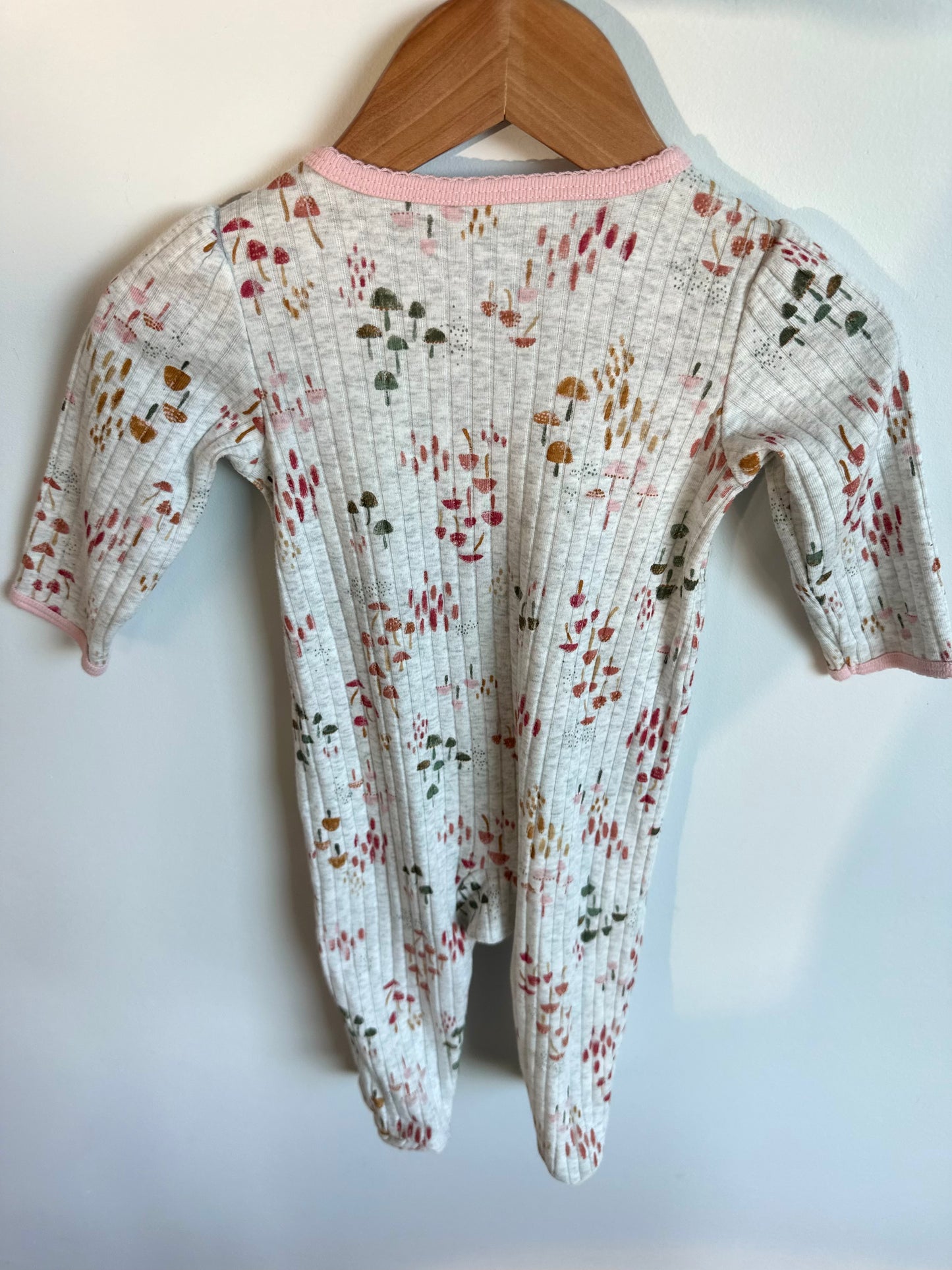 Grey Ribbed Mushroom Sleeper / 6m