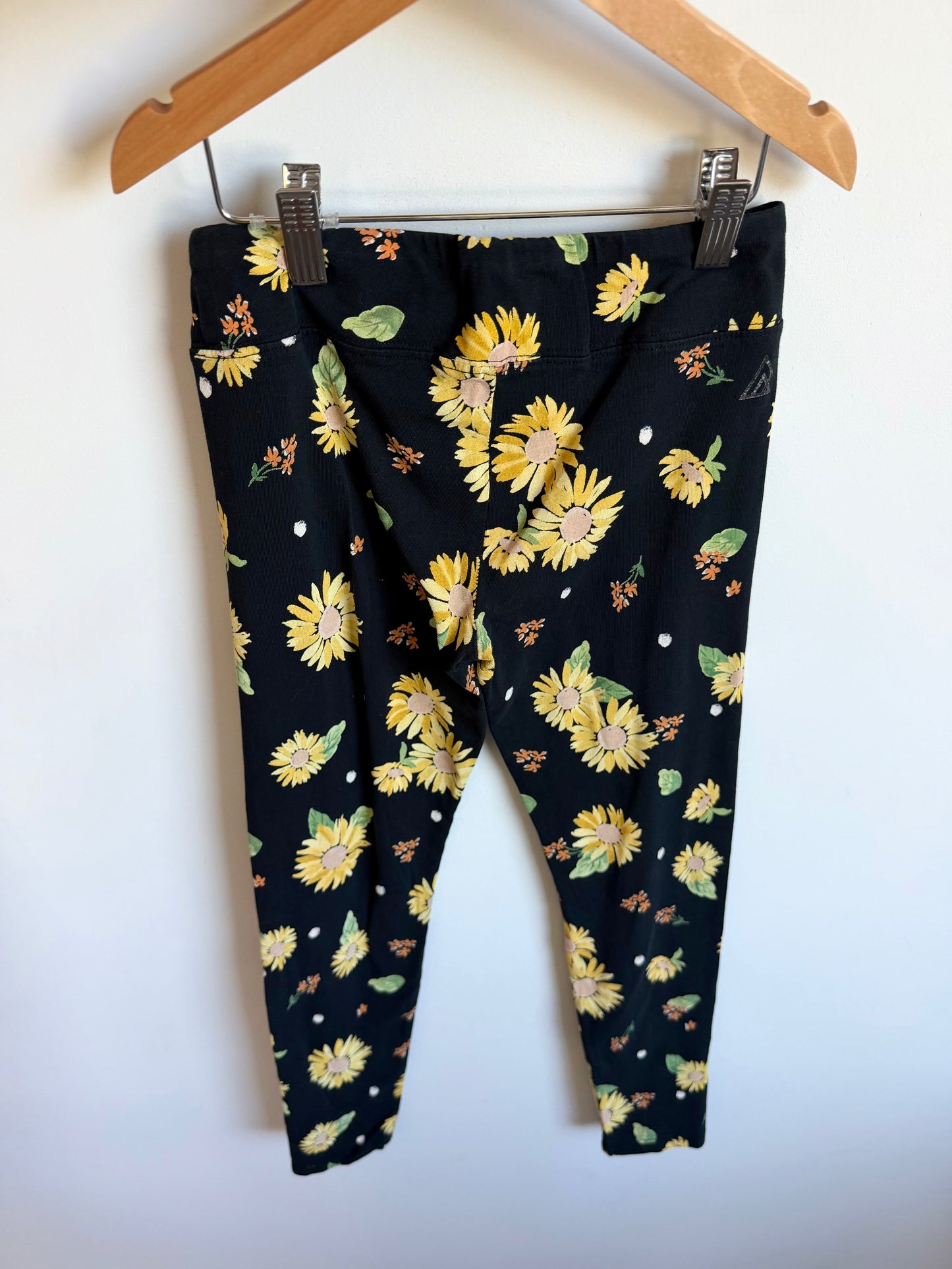 Black Yellow Flower Leggings / 10 years