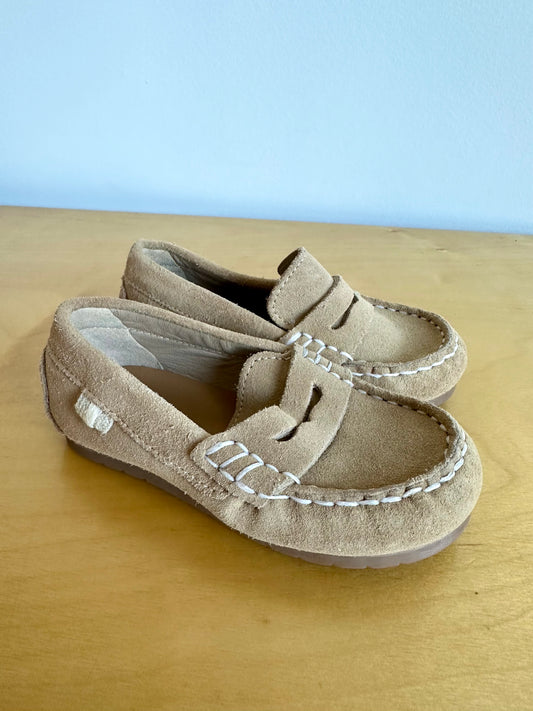 Tan Slide On Loafer Shoes / Size 6 Toddler