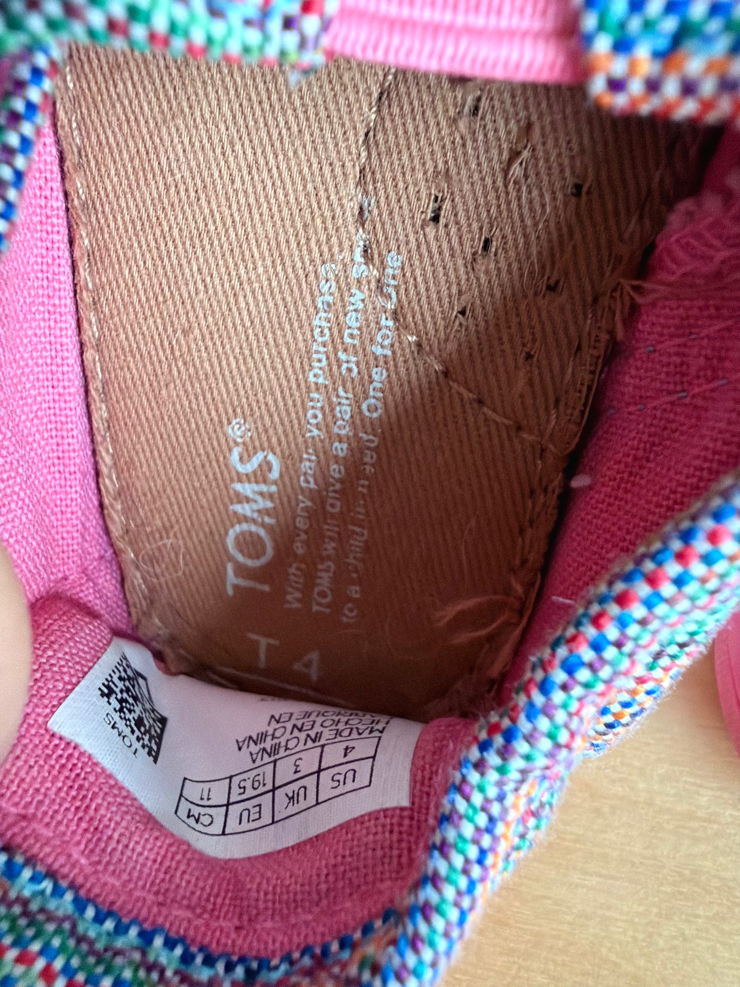 Toms Multi Colored Pink Sole Shoes / Size 4 Toddler