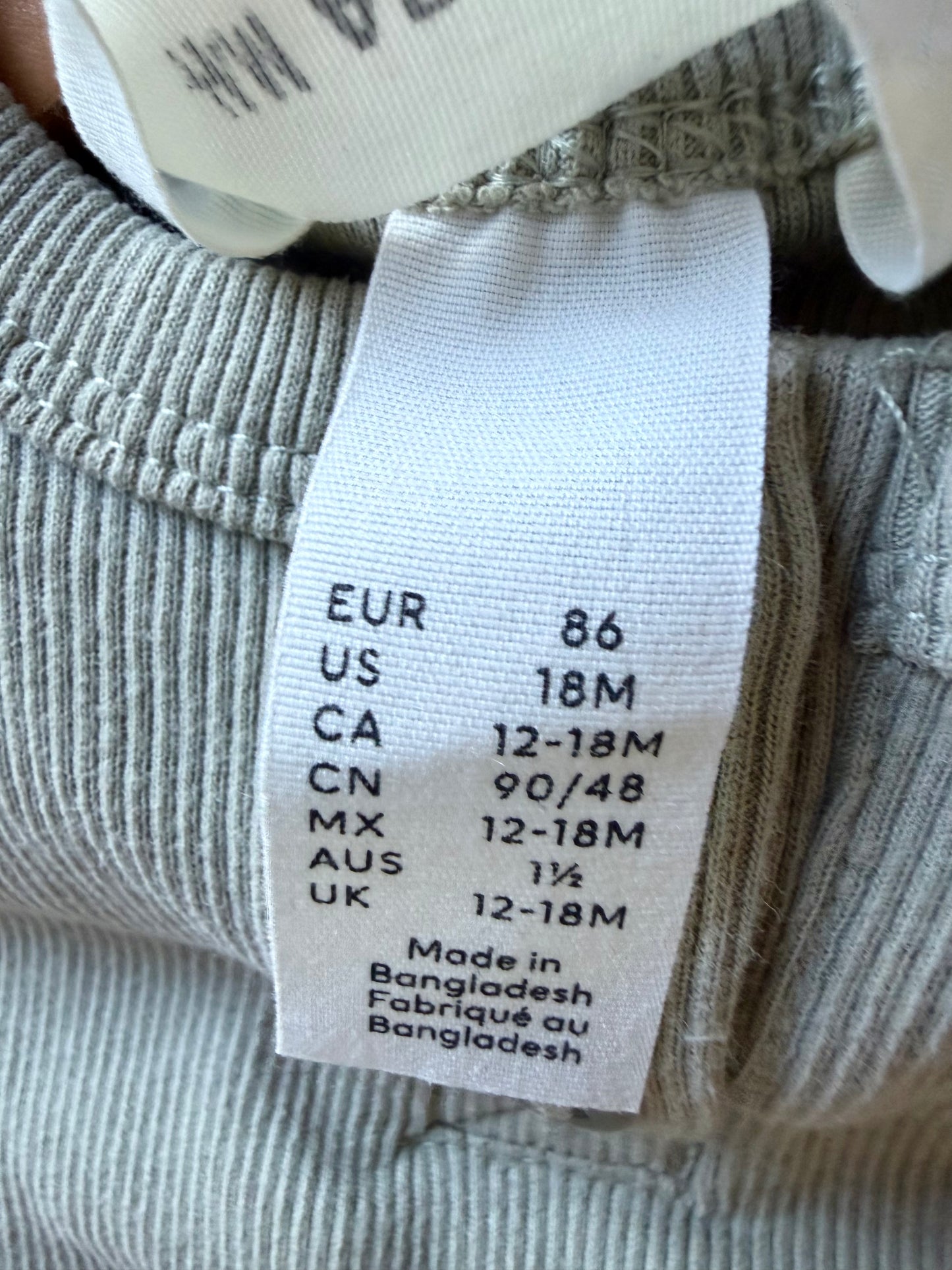 H&M Sage Ribbed T-shirt / 12-18m
