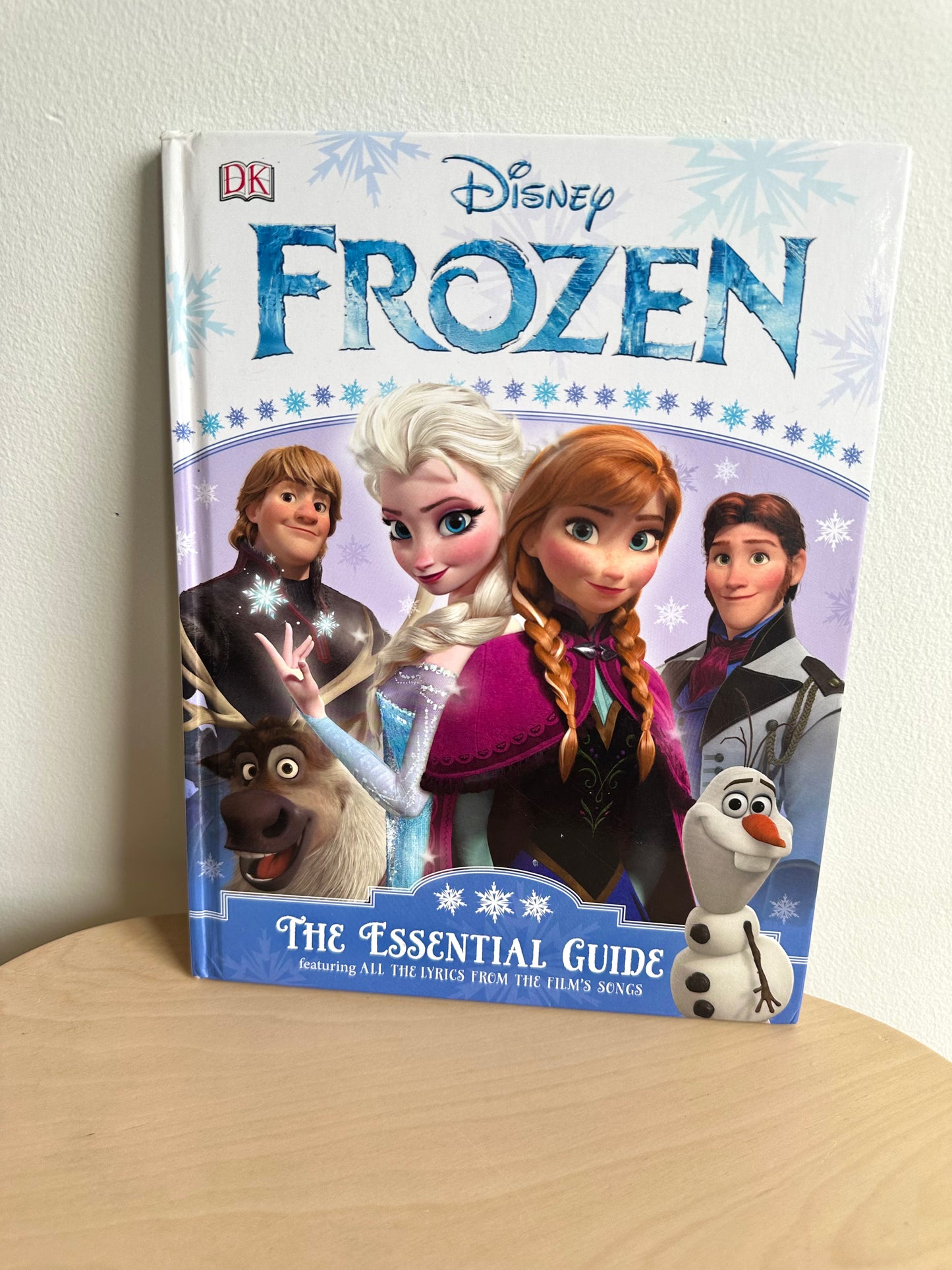Frozen The Essential Guide Book / 5-9 years (No Shipping)