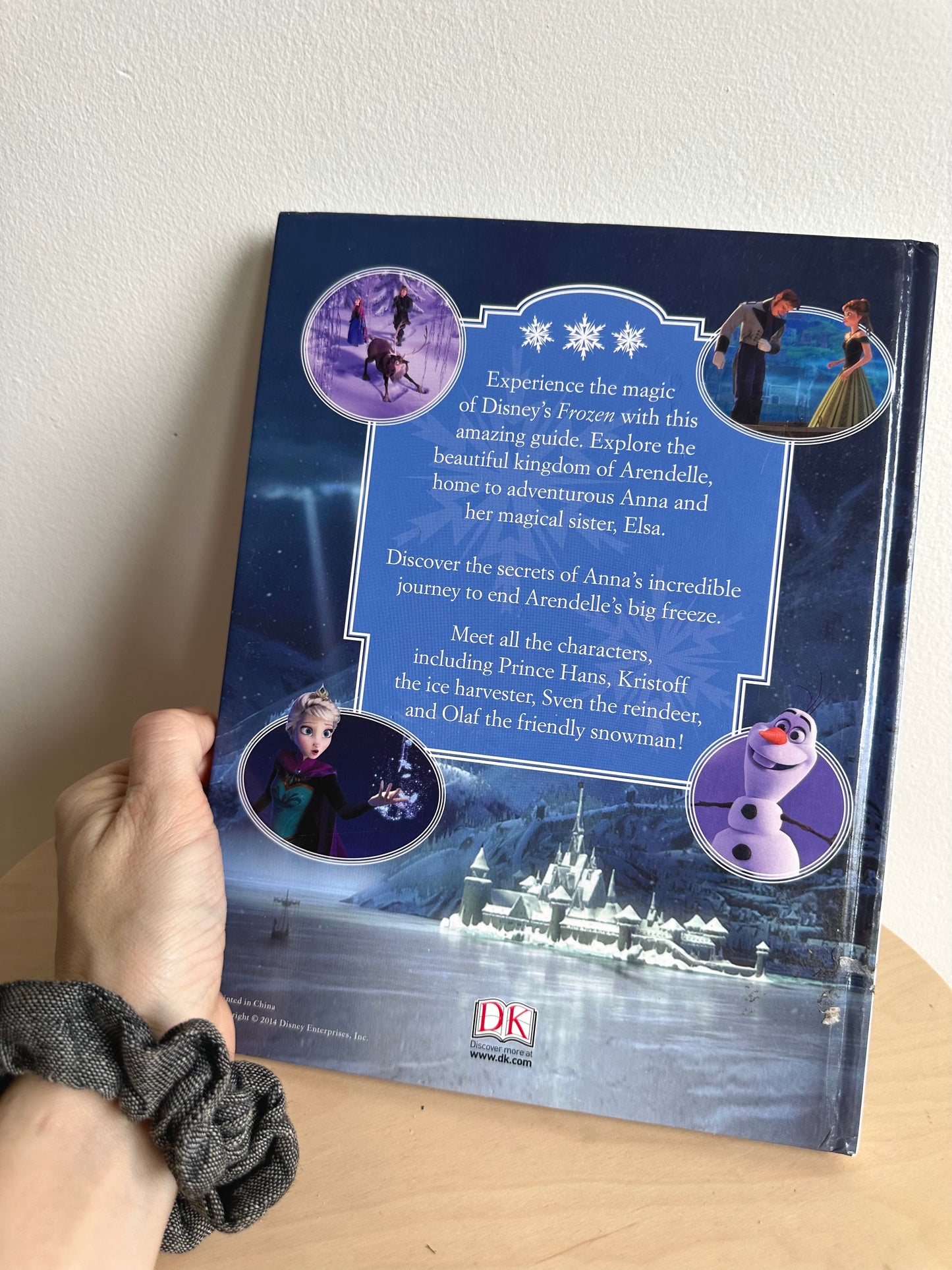 Frozen The Essential Guide Book / 5-9 years (No Shipping)