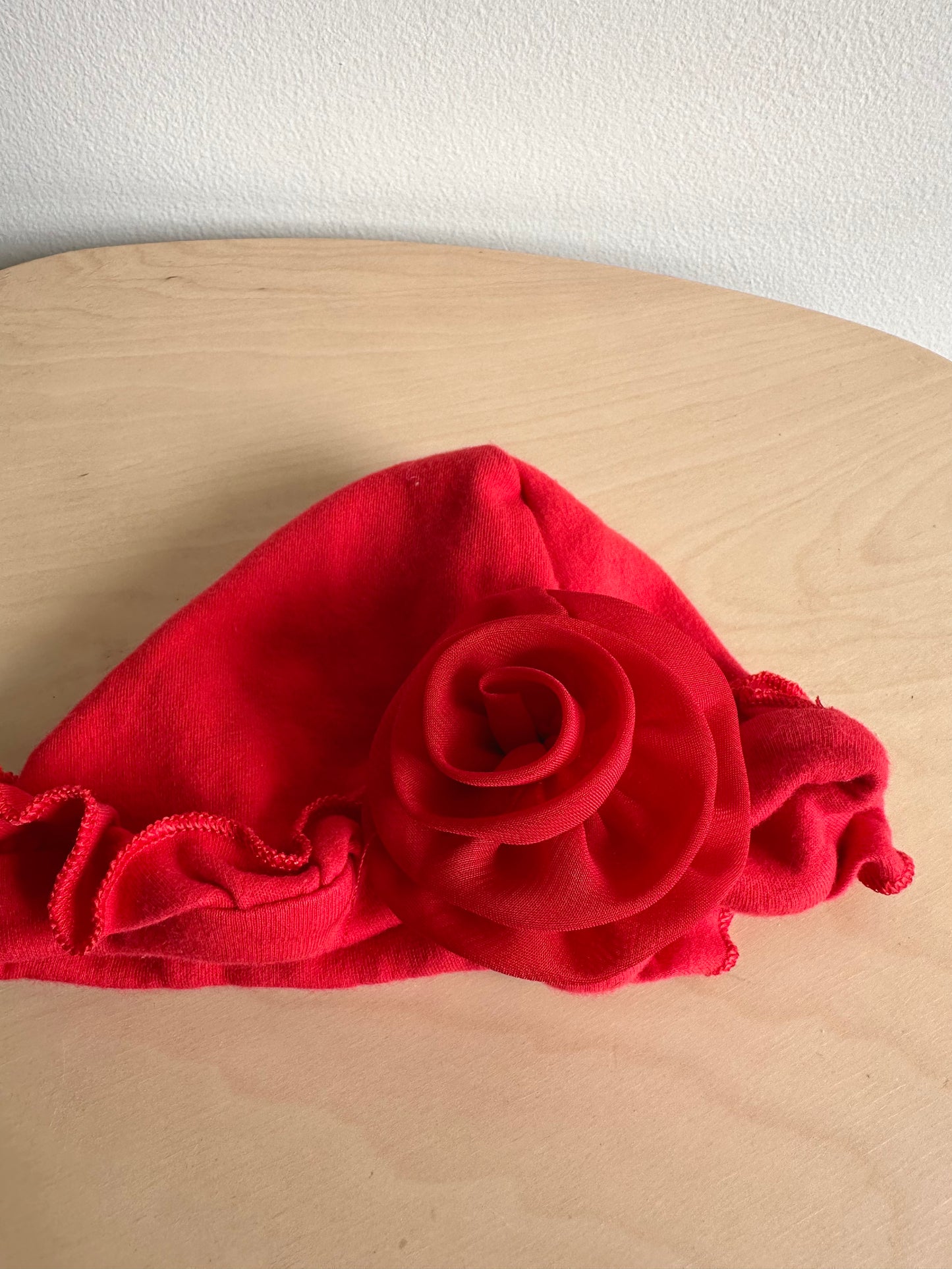 Red Rose Hat / 3-9m?