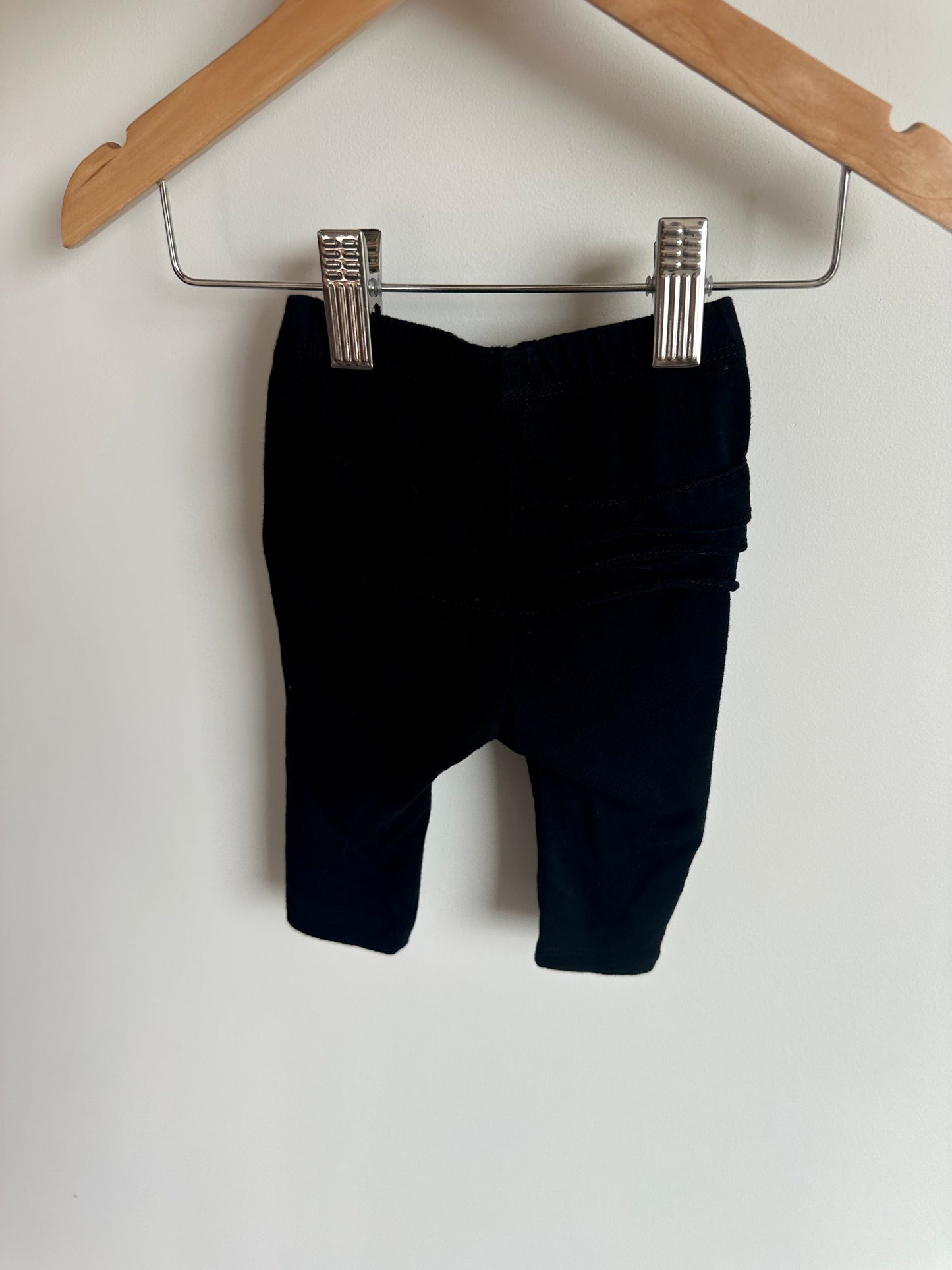 Black Ruffle Pants / 3-6m