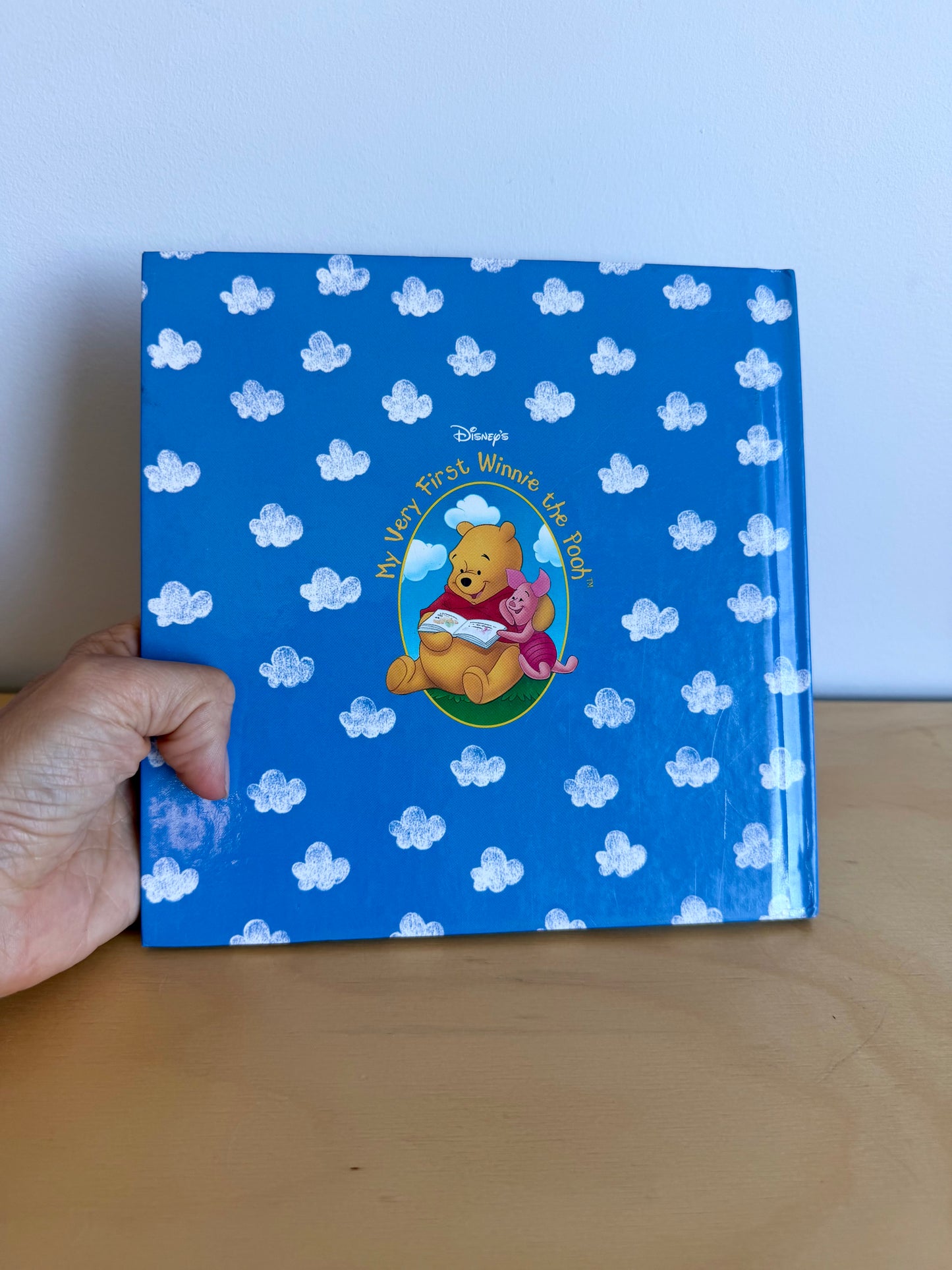 Pooh, The Giving Bear Book / 3-5 years