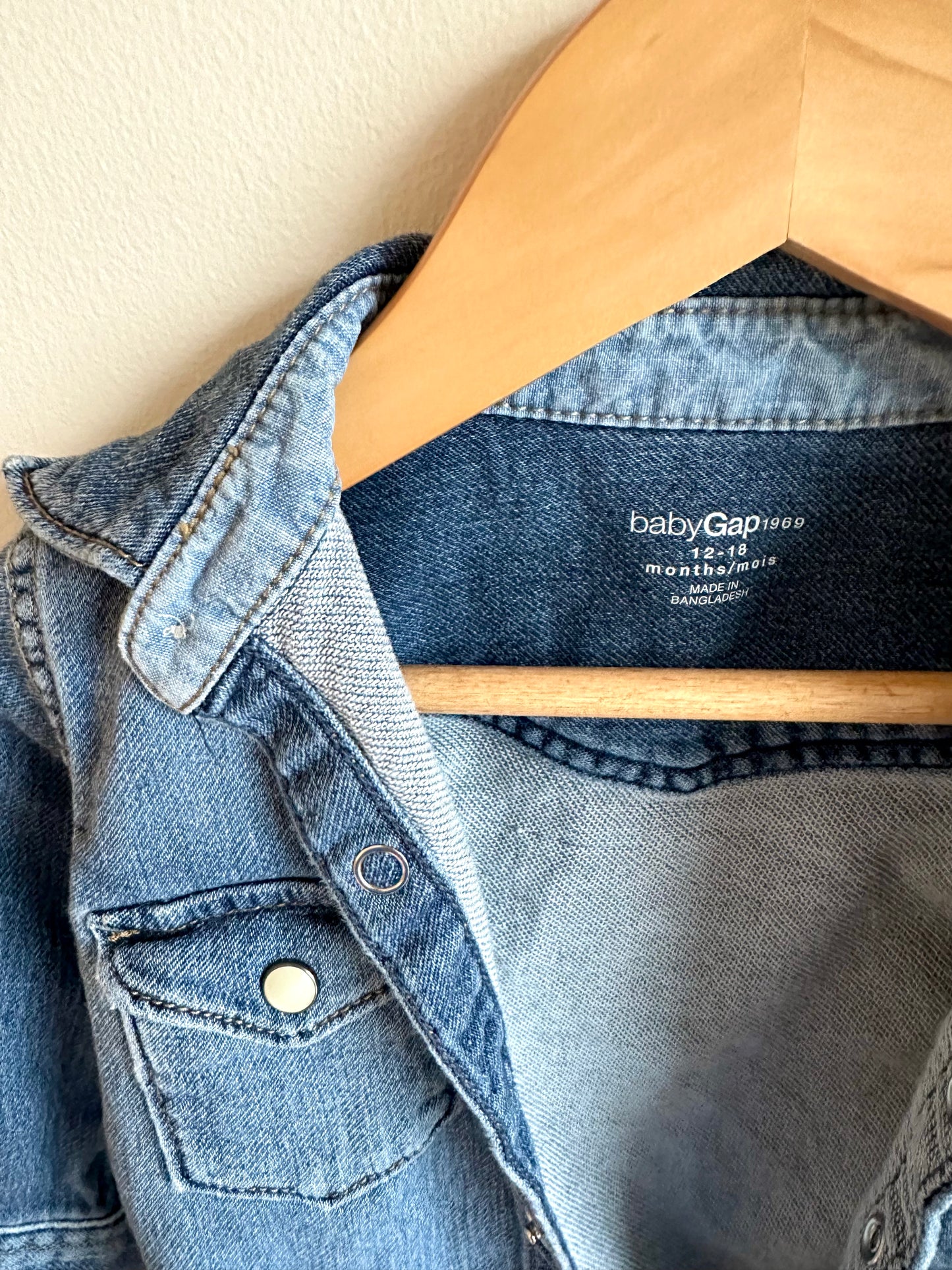 Gap Denim Button Up / 12-18m