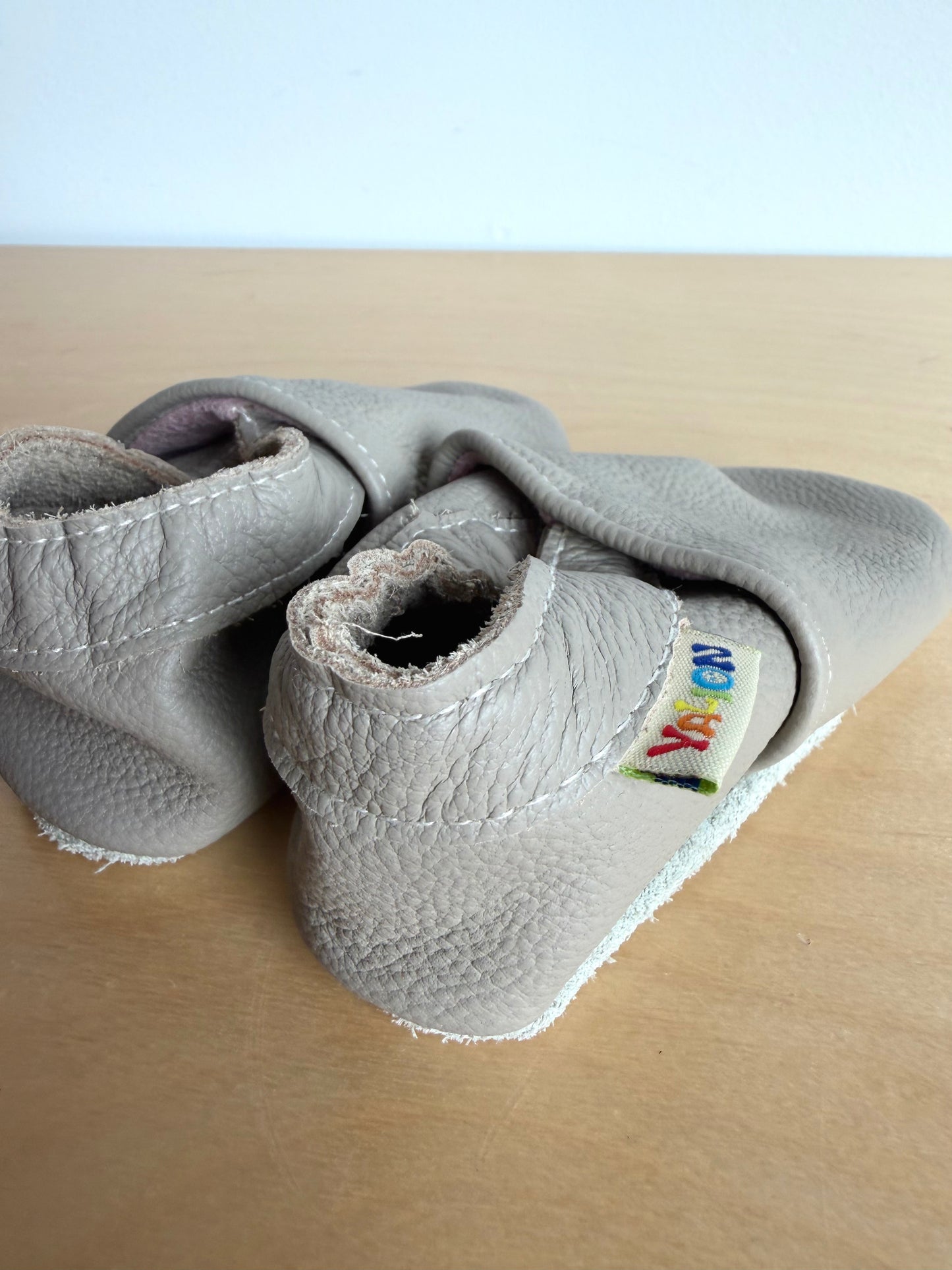 Yalion Taupe Soft Sole Shoes / 12-18m
