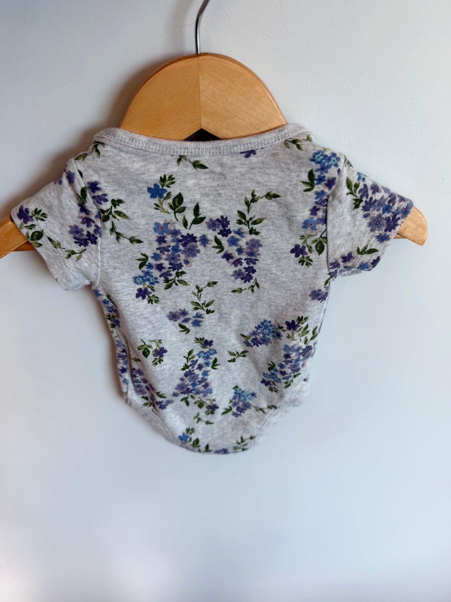 Grey Bodysuit with Purple Flowers / 3-6m