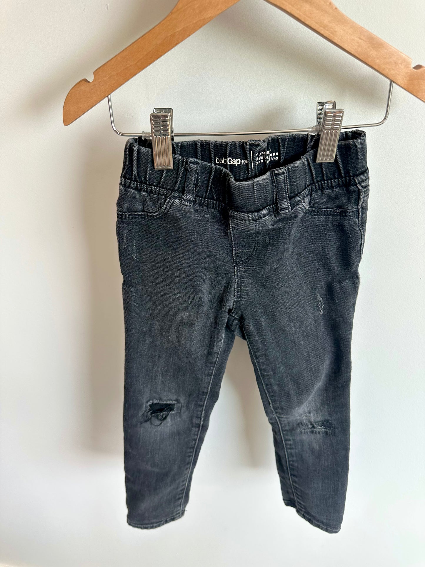 Gap Distressed Black Jeans with Elastic Waist / 4T