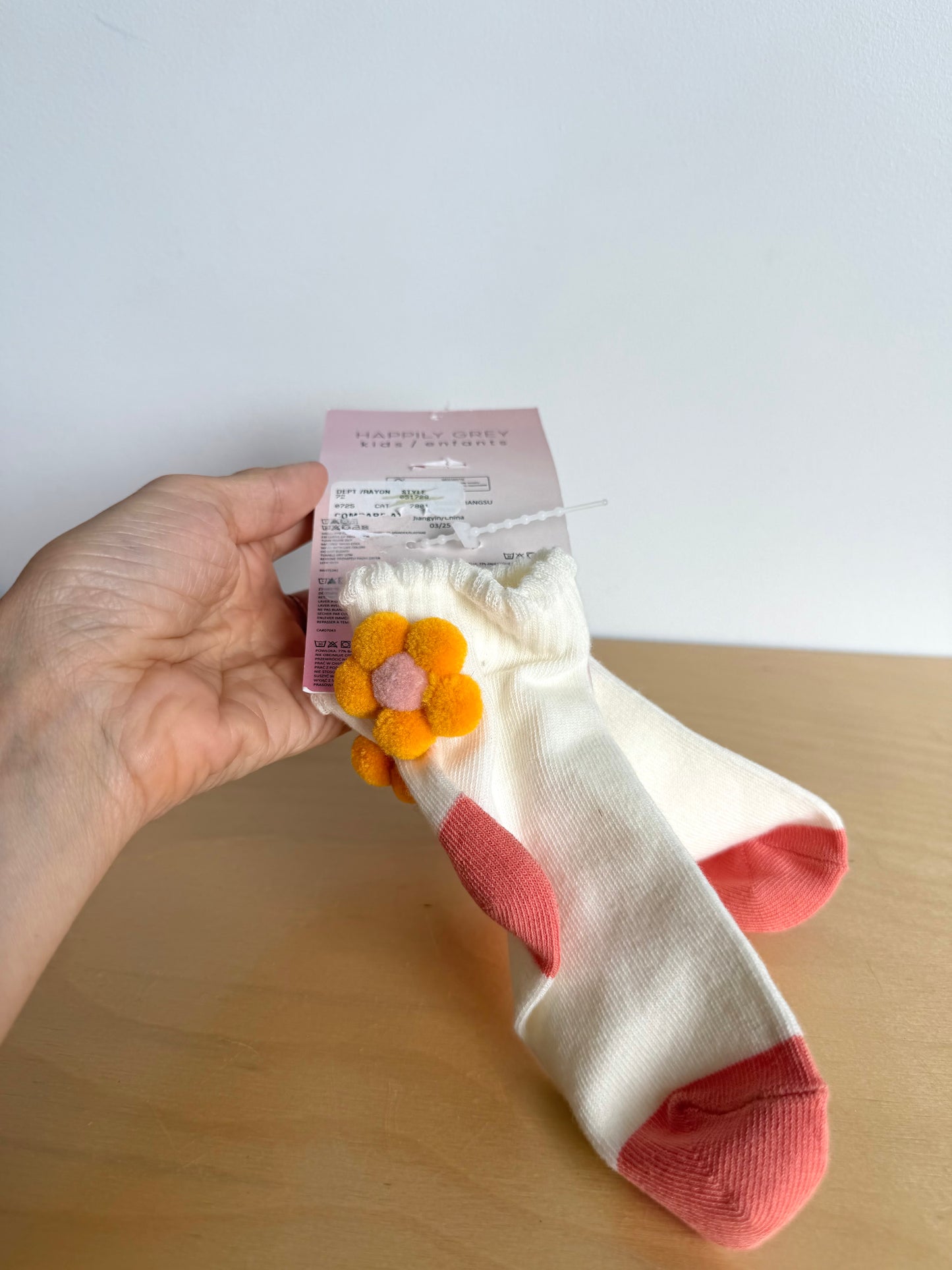 Flower Socks + Clip (With tags) / 12-18m?