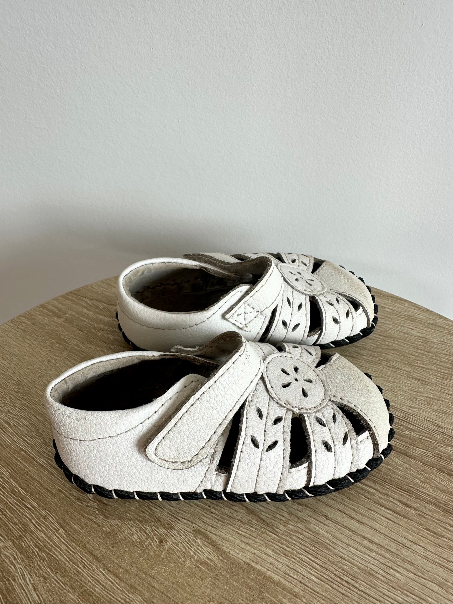 Pediped White Leather Sole Shoe / 12-18m