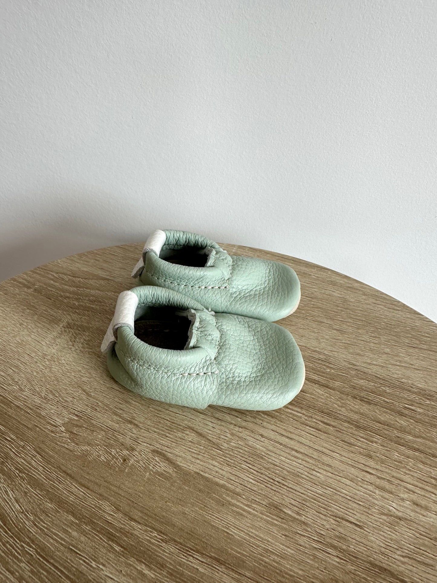 Heyfolks Made In Canada Soft Sole Shoes / Size 0 Infant