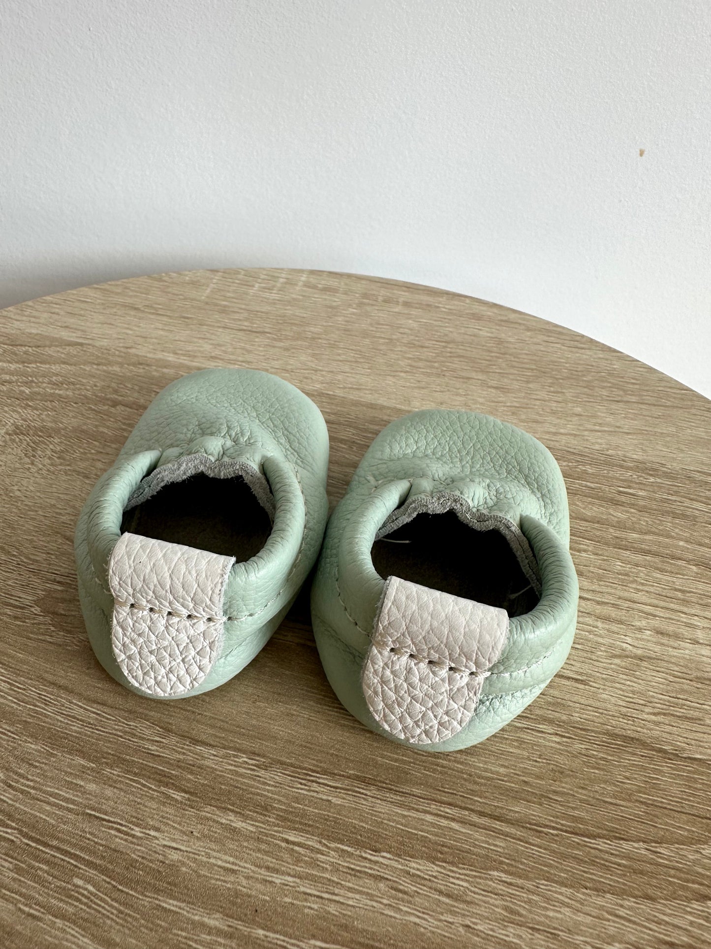 Heyfolks Made In Canada Soft Sole Shoes / Size 0 Infant