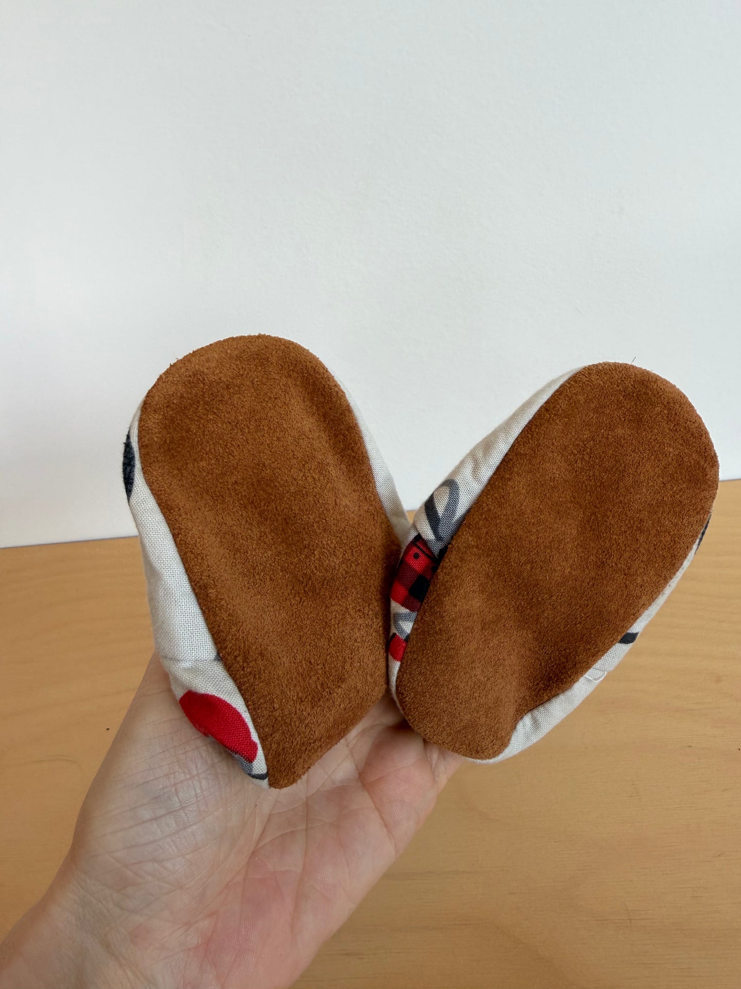 Beaver Soft Sole Shoes or Slippers / Size 4 Toddler?