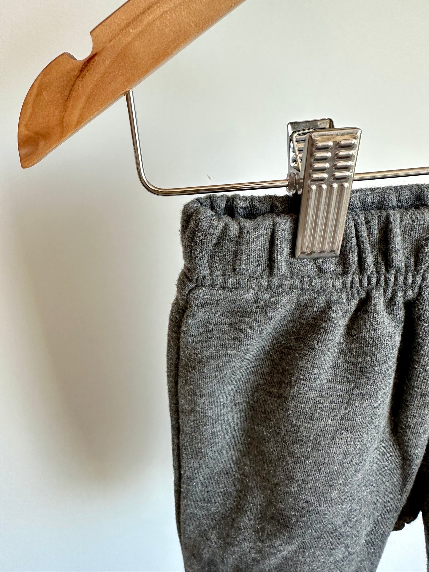 Grey Joggers / 12-18m