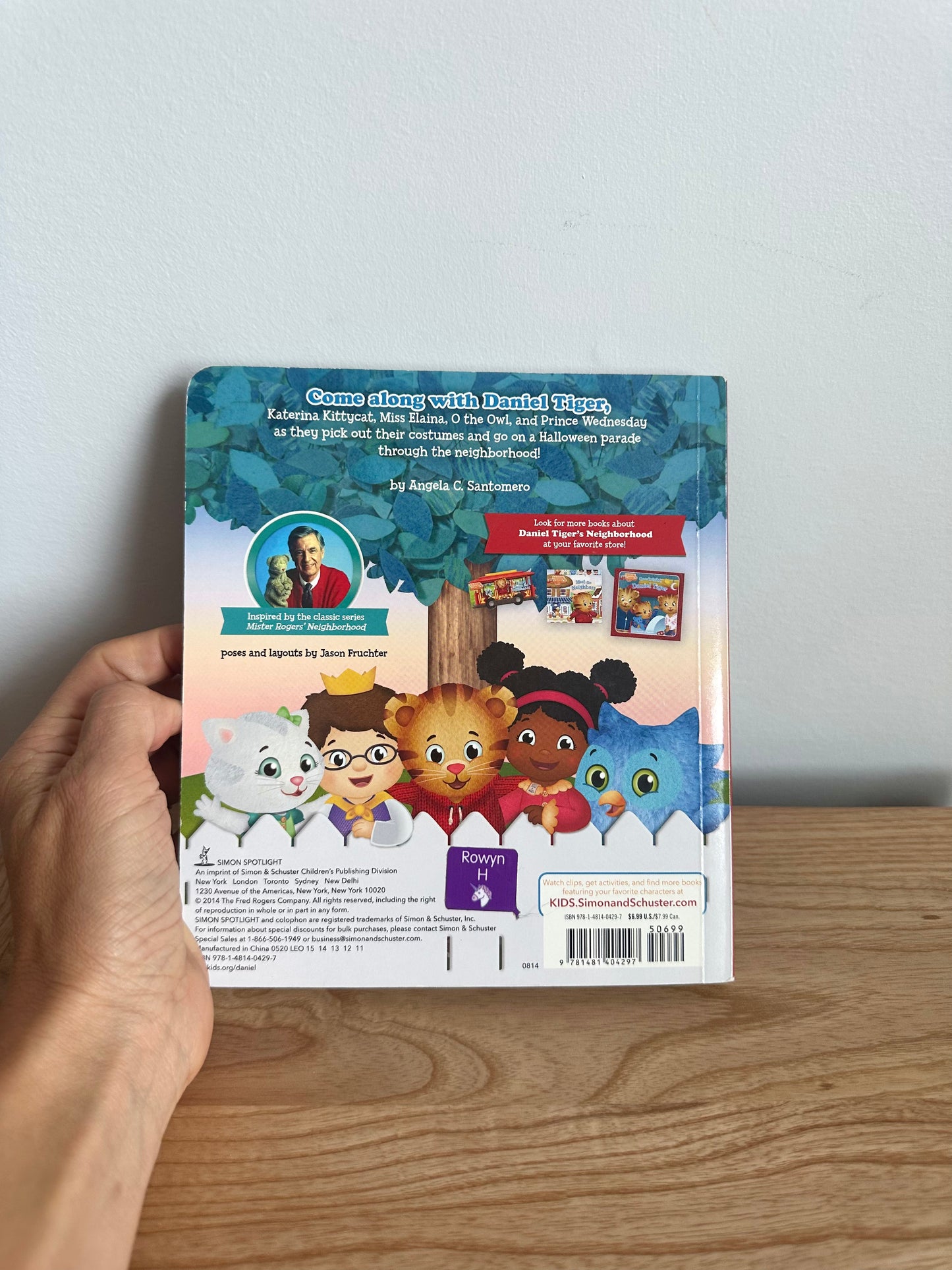 Happy Halloween Daniel Tiger Board Book / 0-3 years