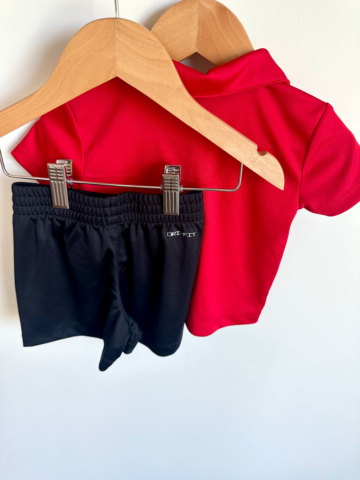 Nike Dri-Fit 2 Piece T-shirt + Shorts Set / 12m