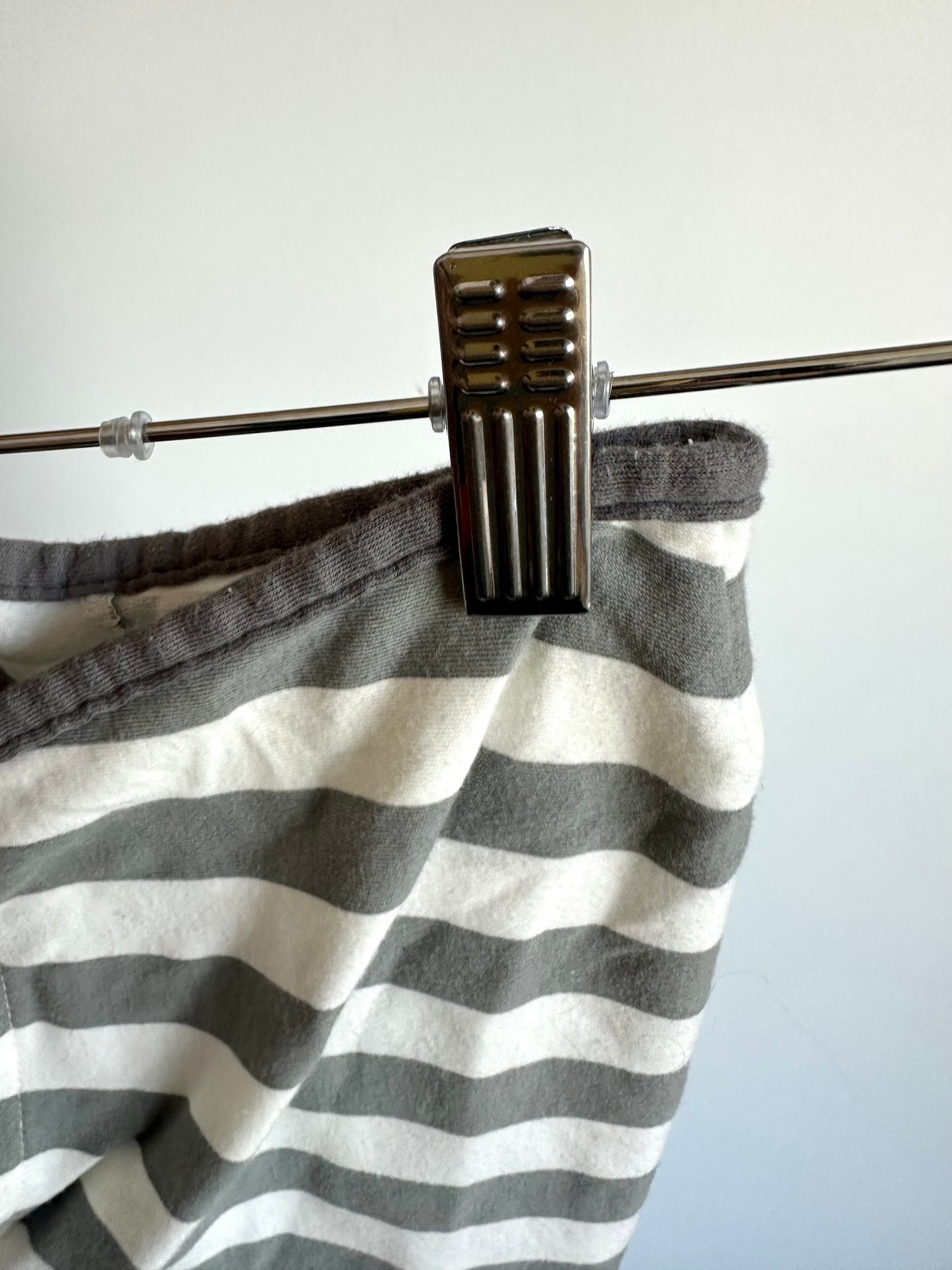 Set of 2 Grey Pattern Swaddles / 0-3m (7-14lbs)