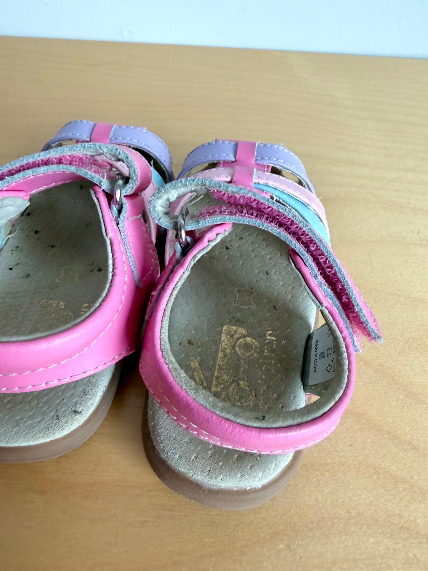 See Kai Run Strap Sandals / Size 6 Toddler