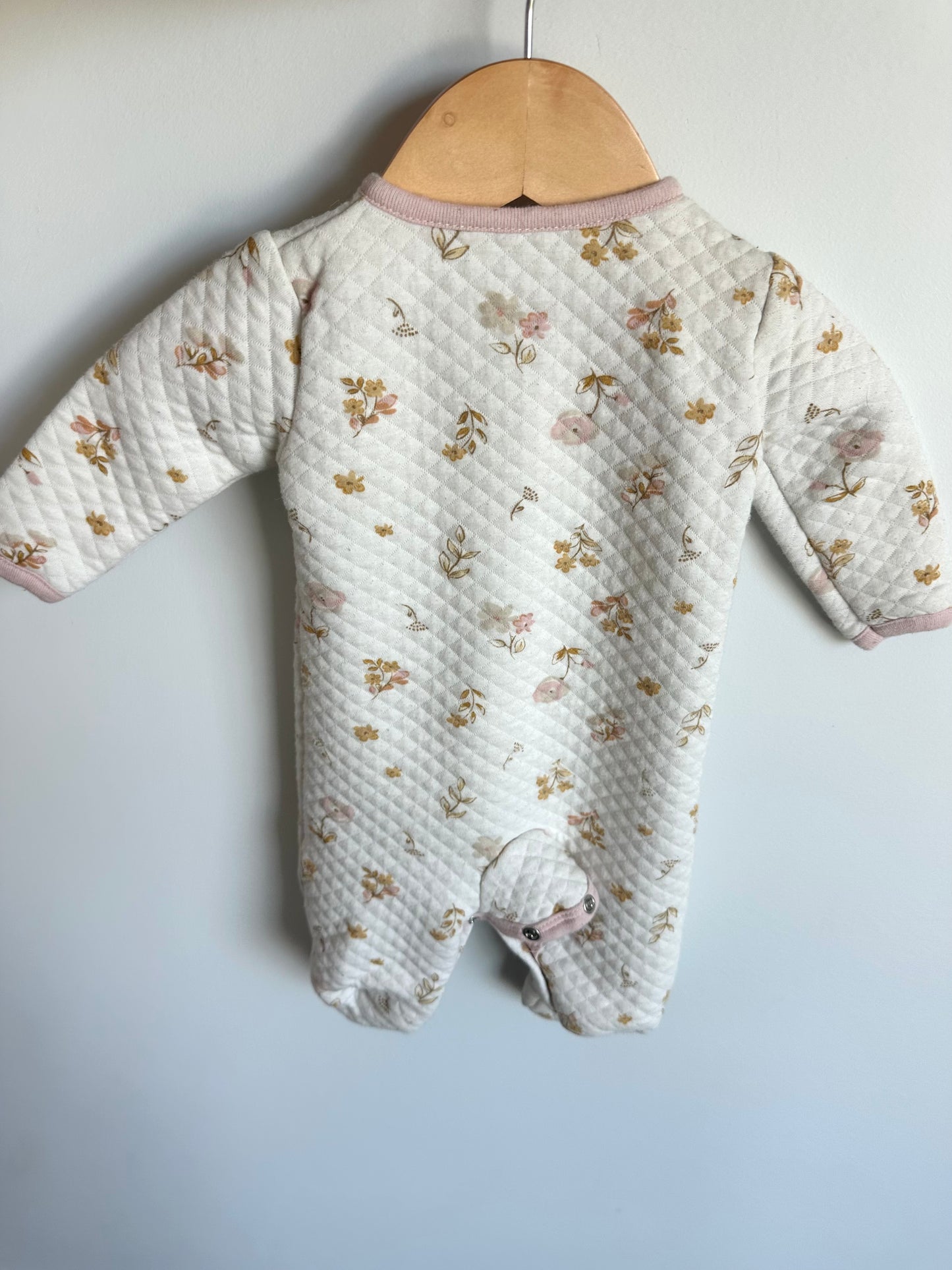White Floral Snap Sleeper / 0-3m