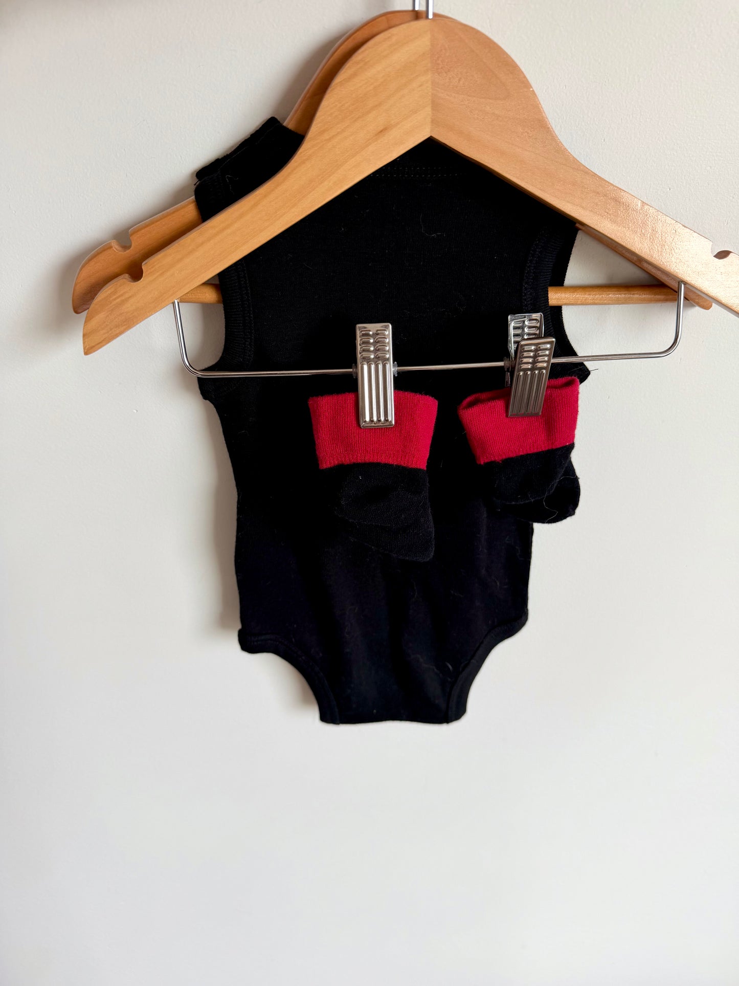 Jordan Bodysuit + Socks Set / 6m
