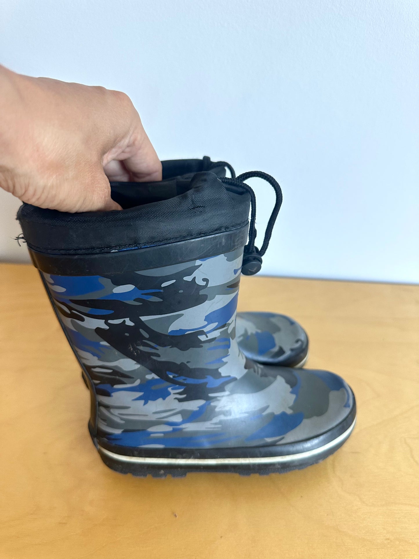 Camo Rain Boots / Size 10 Toddler Footwear