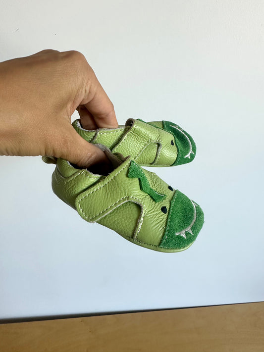 Aligator Soft Sole Shoes / Size 4 Infant
