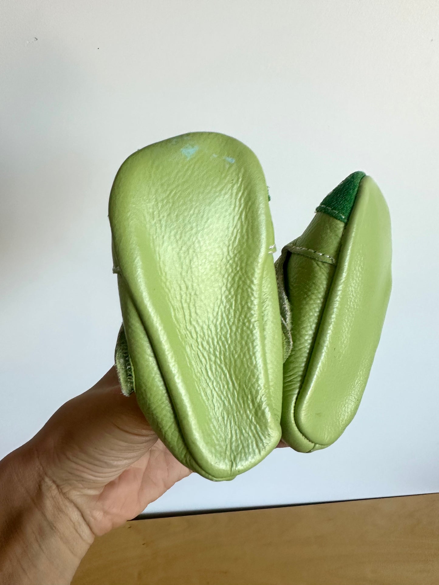 Aligator Soft Sole Shoes / Size 4 Infant