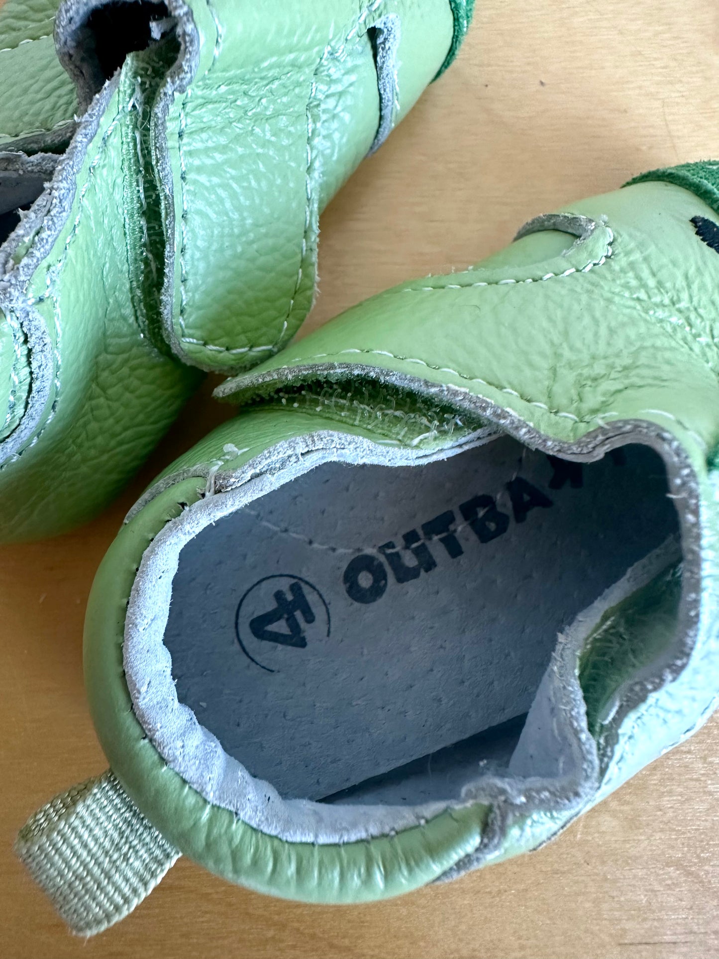 Aligator Soft Sole Shoes / Size 4 Infant