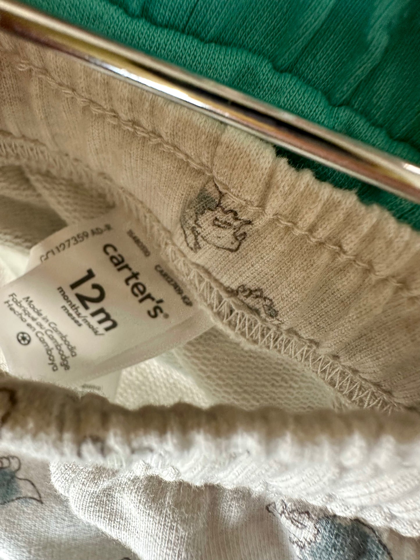 Cream Dino Shorts / 12m