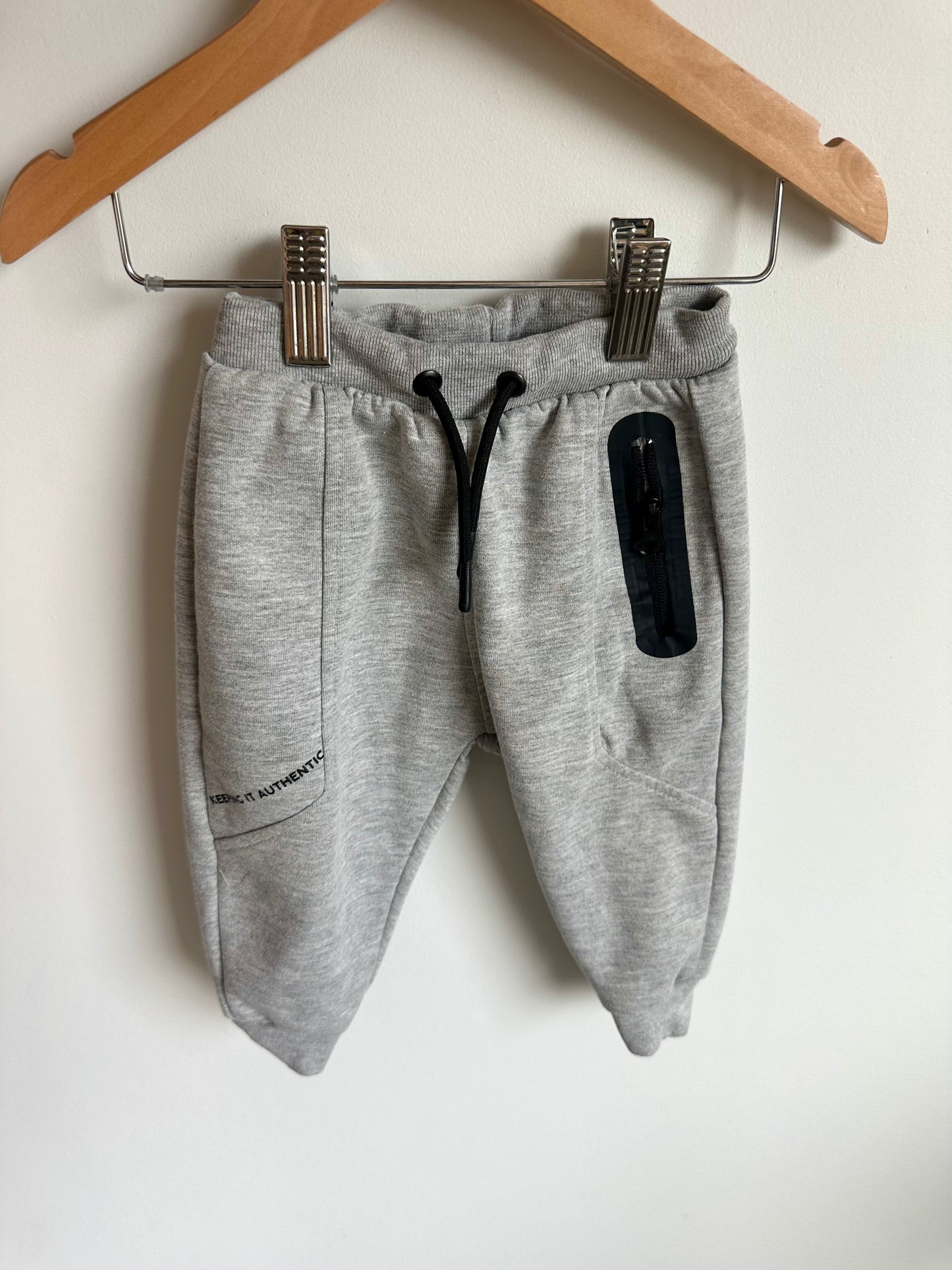 Grey Sweatpants with Black Zipper / 9-12m