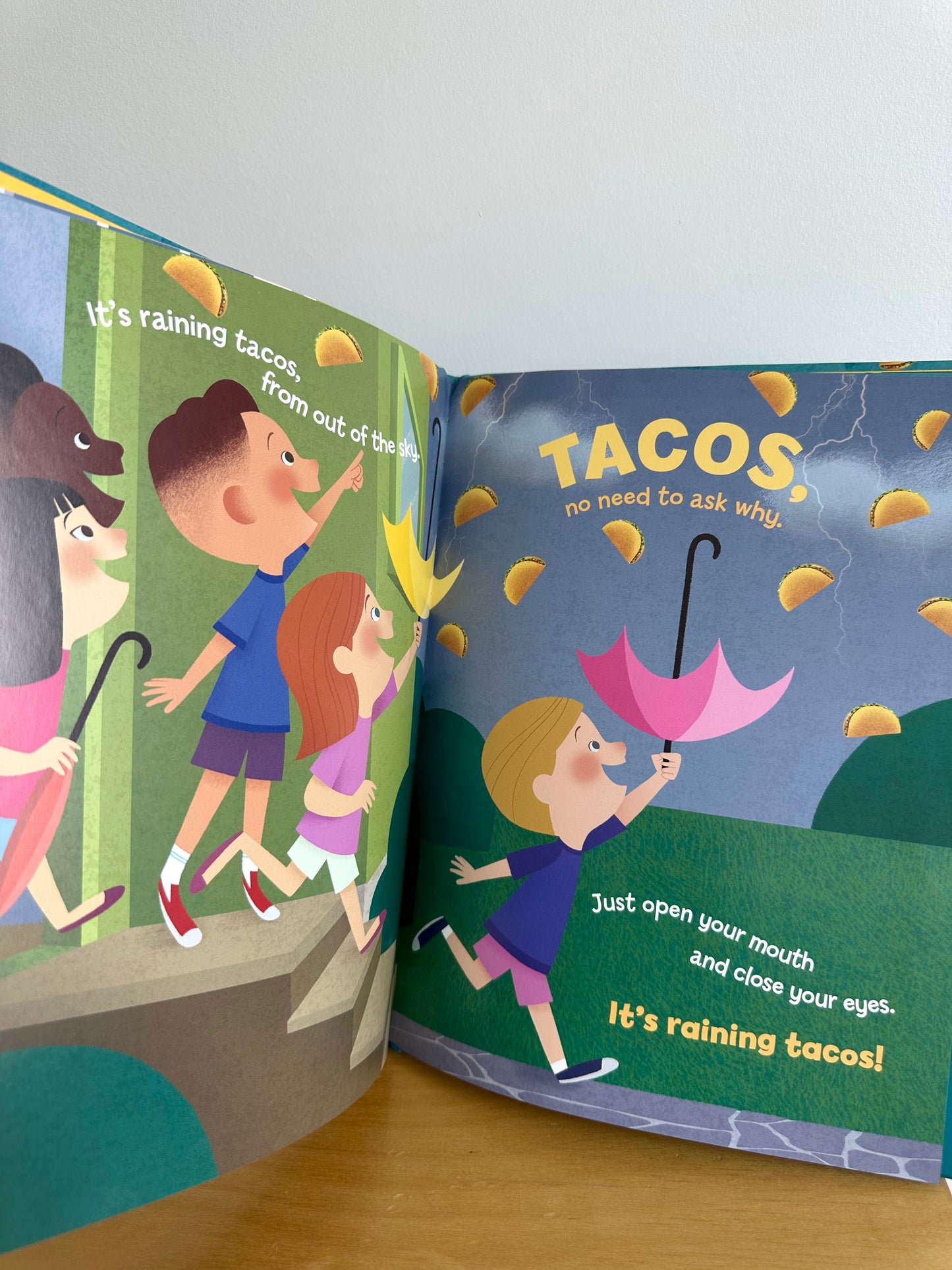 It's Raining Tacos Book / 4-8 years