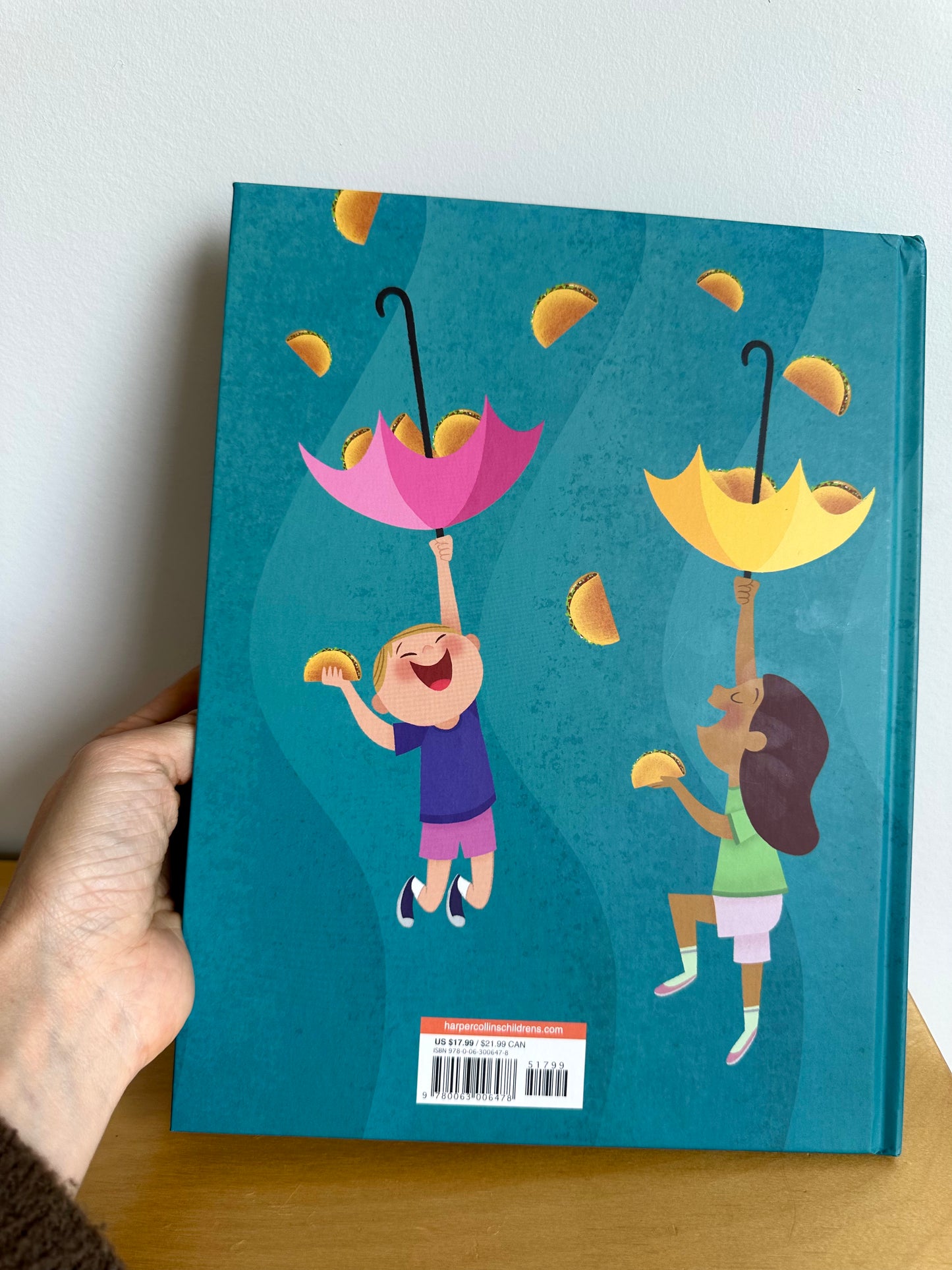 It's Raining Tacos Book / 4-8 years