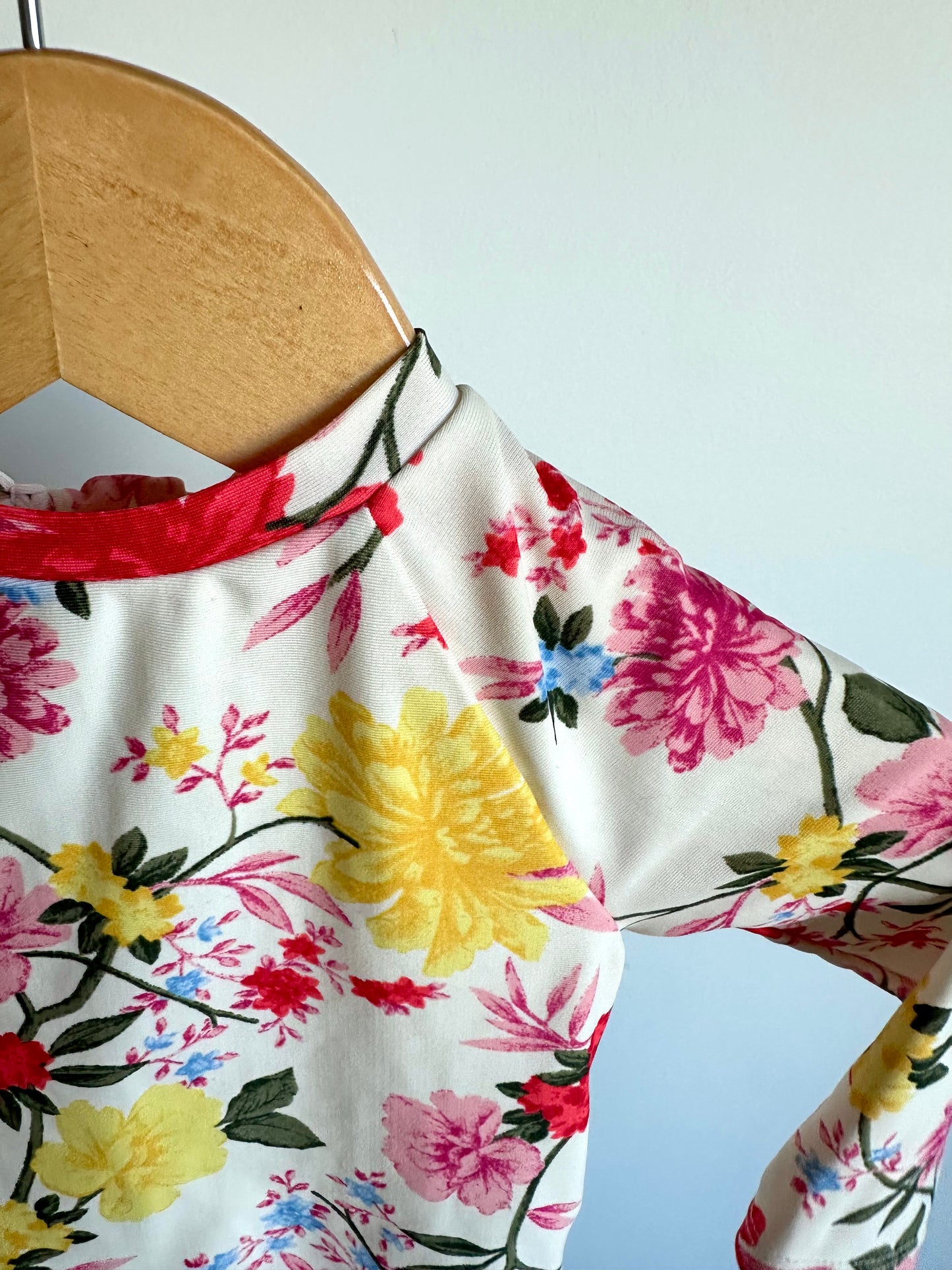 White Floral Swimsuit / 6-12m